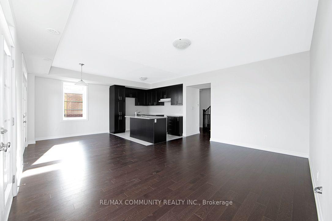 Photo 5 of Unit B, 101 Luzon Avenue, Markham, Box Grove — HOMEH