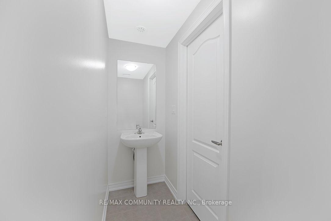 Photo 9 of Unit B, 101 Luzon Avenue, Markham, Box Grove — HOMEH