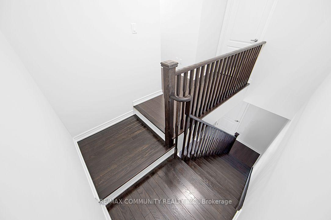 Photo 11 of Unit B, 101 Luzon Avenue, Markham, Box Grove — HOMEH