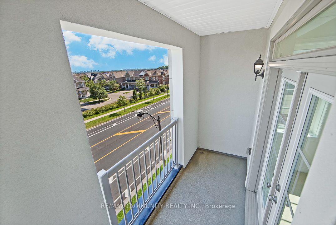 Photo 13 of Unit B, 101 Luzon Avenue, Markham, Box Grove — HOMEH