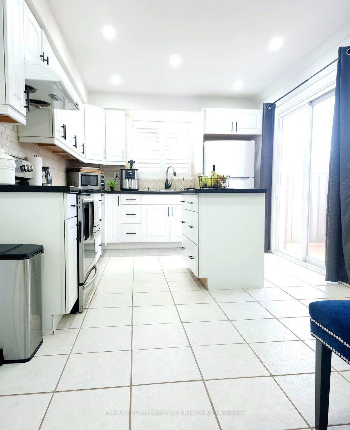 Photo 7 of 3 Blackthorn Lane E, Brampton, Brampton North — HOMEH