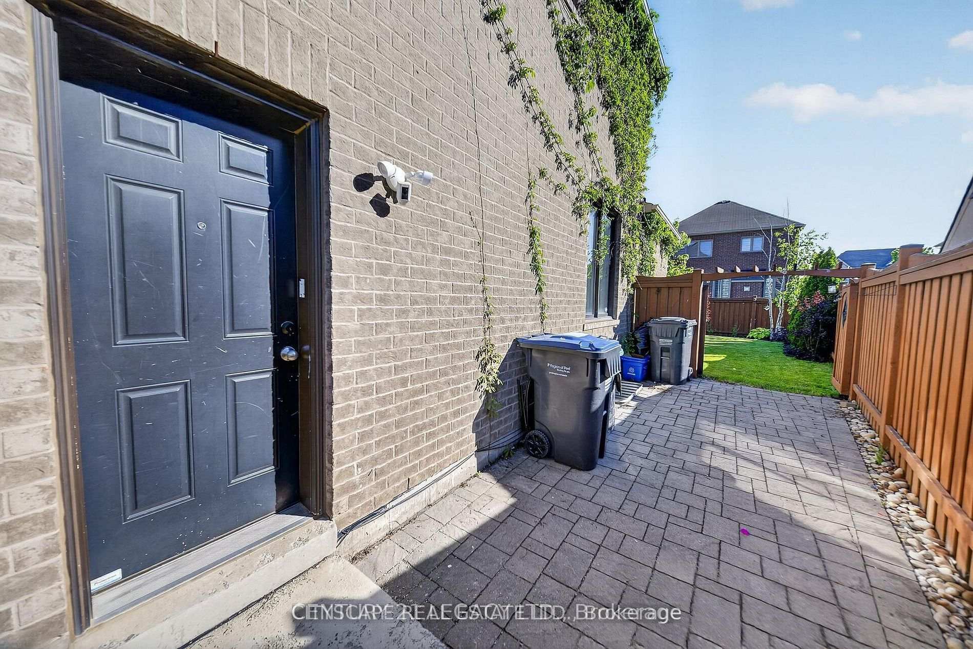 Photo 2 of Unit 2, 33 Andretti Crescent, Brampton, Credit Valley — HOMEH