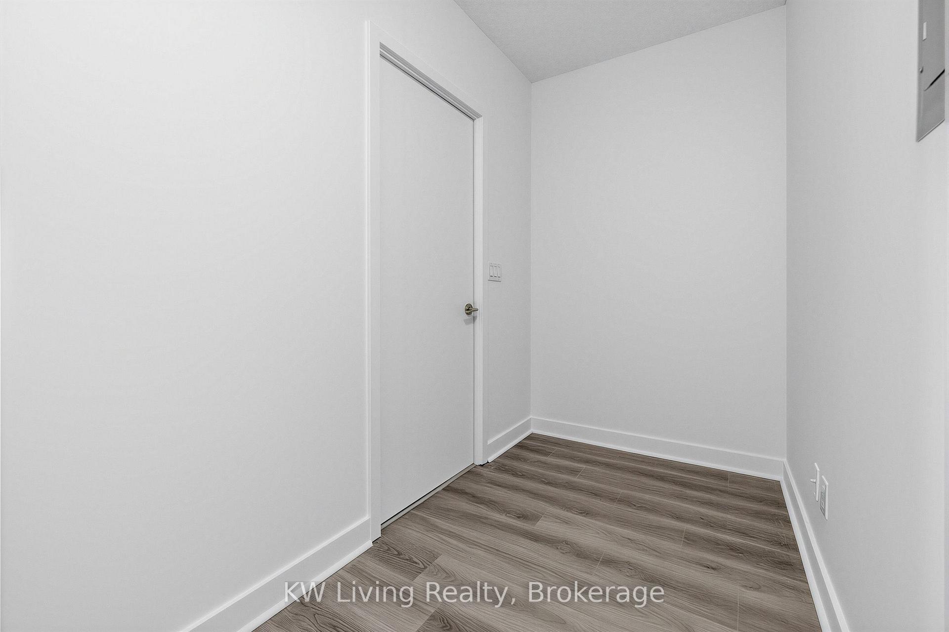 Photo 7 of Unit 819, 120 Dallimore Circle, North York, Banbury-Don Mills — HOMEH