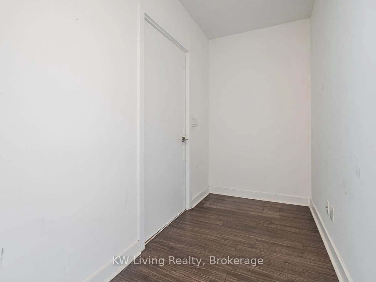 Photo 8 of Unit 819, 120 Dallimore Circle, North York, Banbury-Don Mills — HOMEH