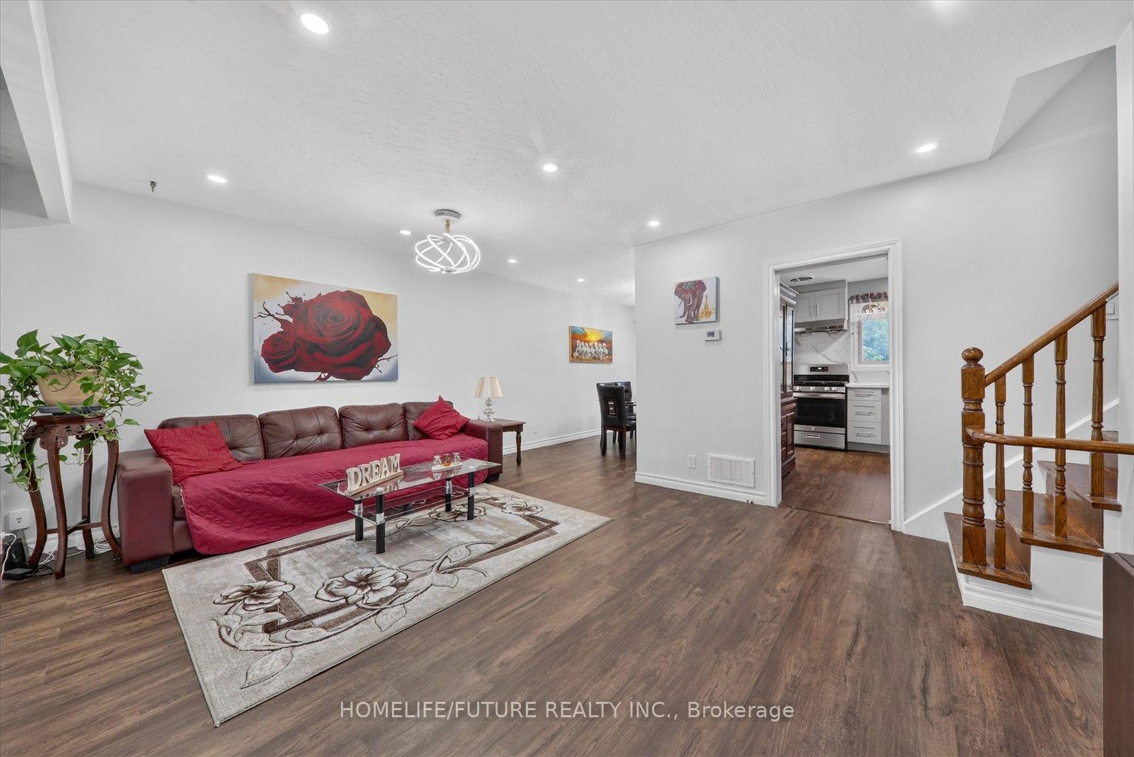 Photo 5 of 163 Labrador Drive, Oshawa, Donevan — HOMEH