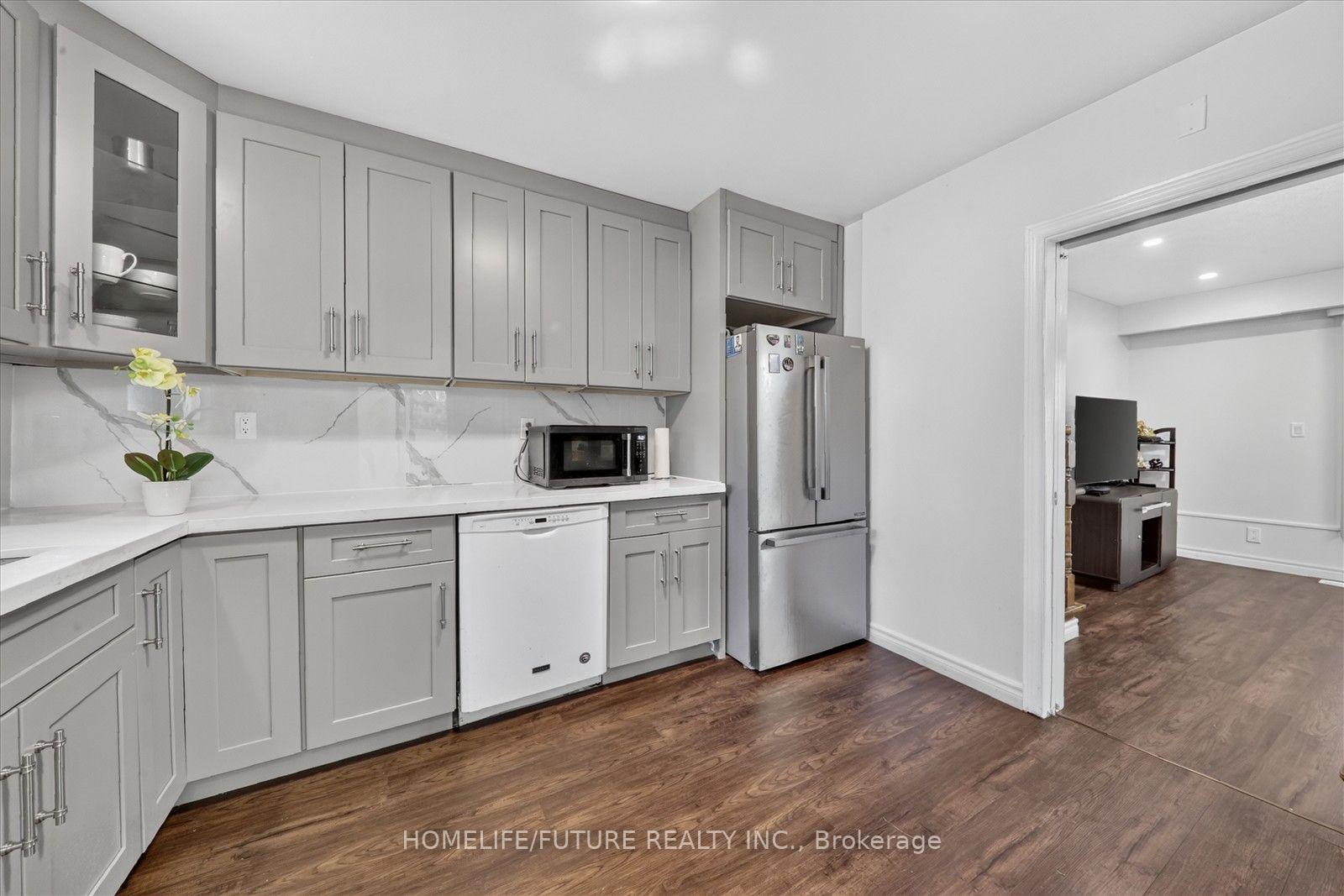 Photo 9 of 163 Labrador Drive, Oshawa, Donevan — HOMEH