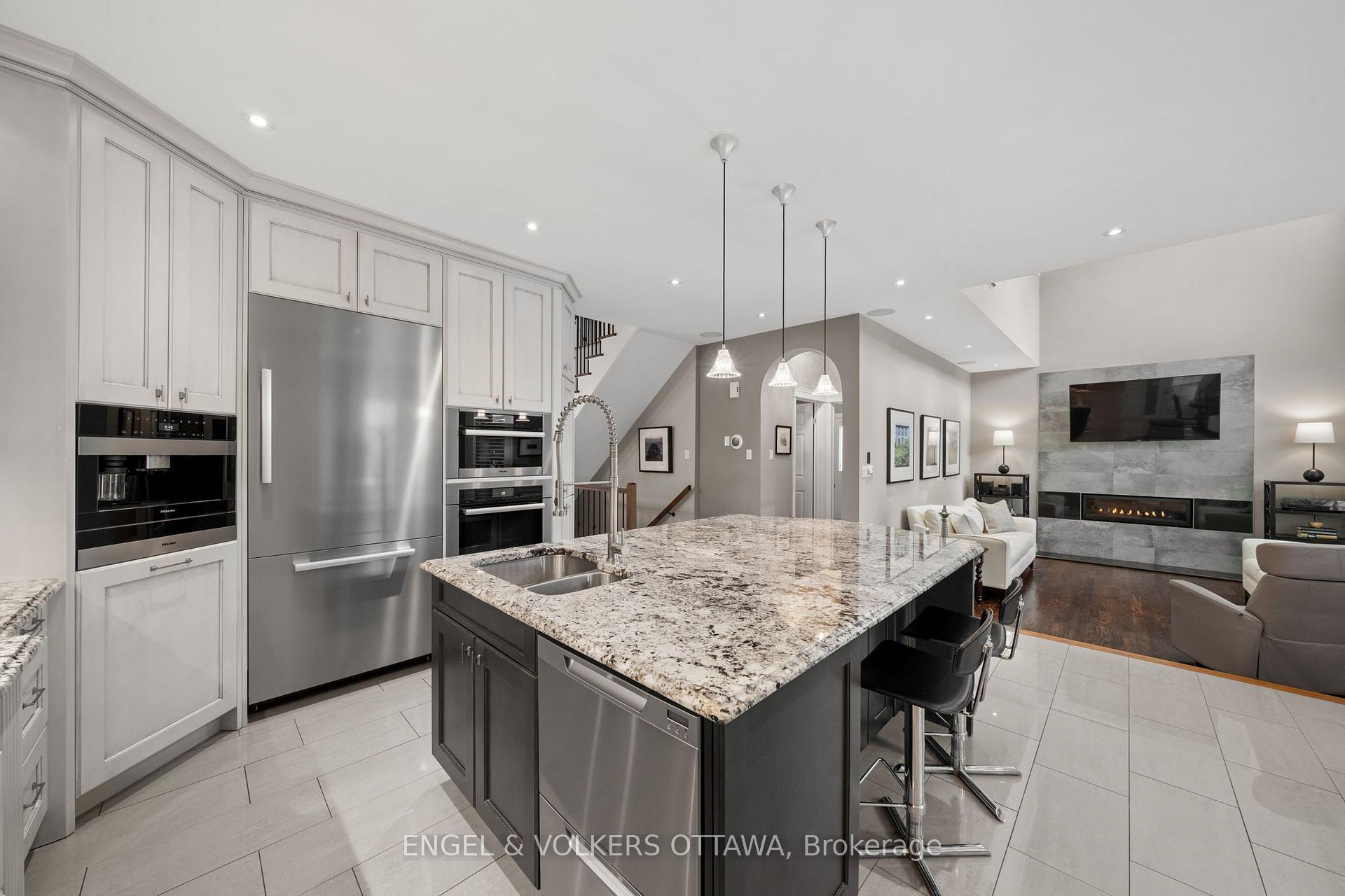 Photo 14 of 18 Pondhollow Way, Ottawa, Barrhaven - Stonebridge — HOMEH