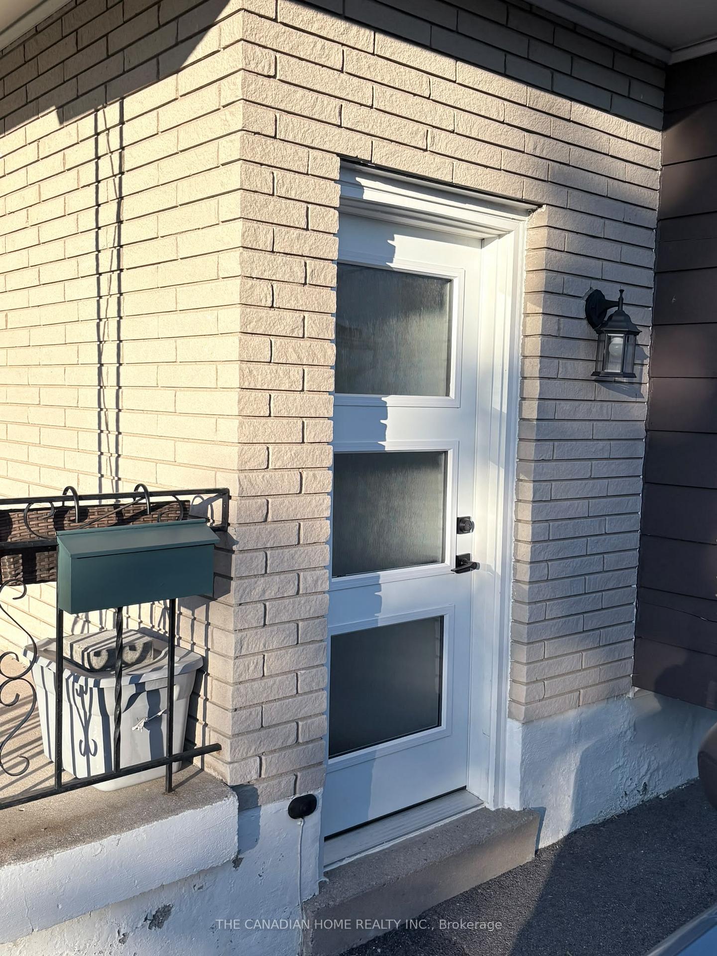 Photo 1 of Unit 2, 63 Champlain Avenue, Hamilton, Greenford — HOMEH