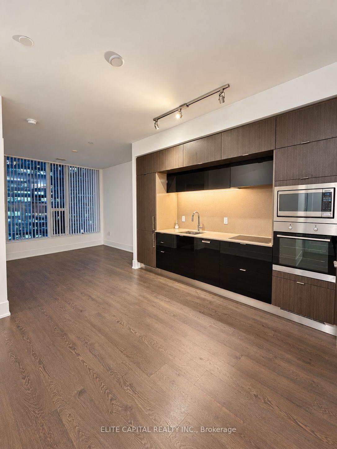 Photo 3 of Unit 3813, 10 York Street, Toronto, Waterfront Communities — HOMEH