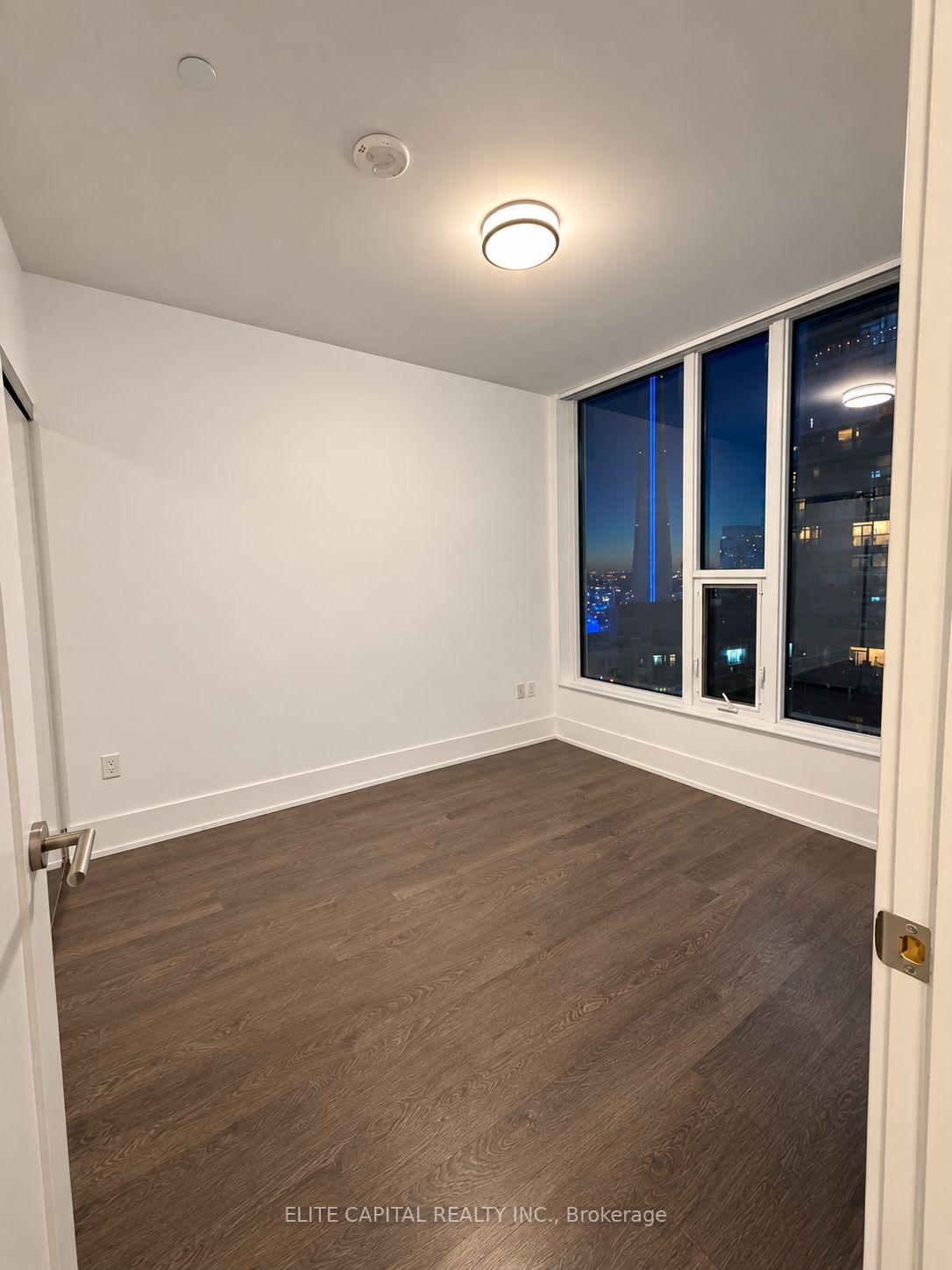 Photo 5 of Unit 3813, 10 York Street, Toronto, Waterfront Communities — HOMEH
