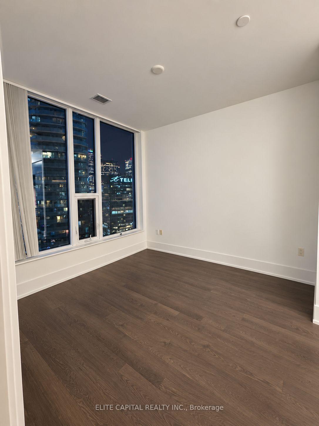 Photo 6 of Unit 3813, 10 York Street, Toronto, Waterfront Communities — HOMEH