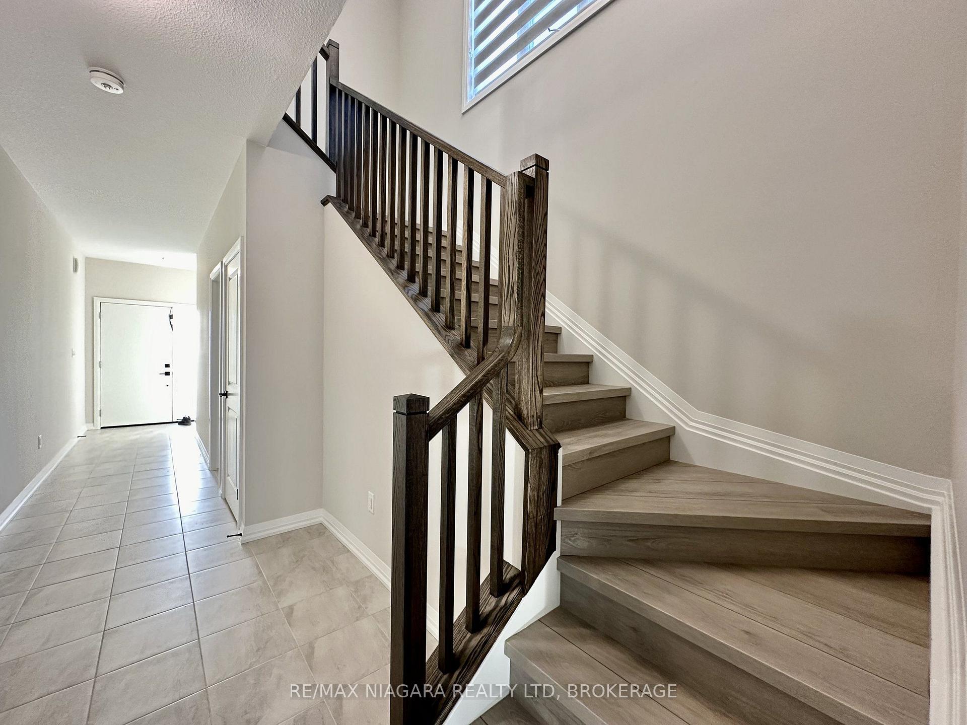 Photo 9 of 49 Saffron Way, Pelham, Fonthill — HOMEH