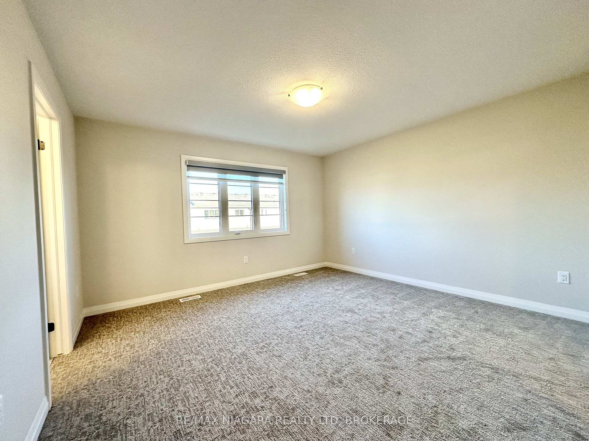 Photo 14 of 49 Saffron Way, Pelham, Fonthill — HOMEH