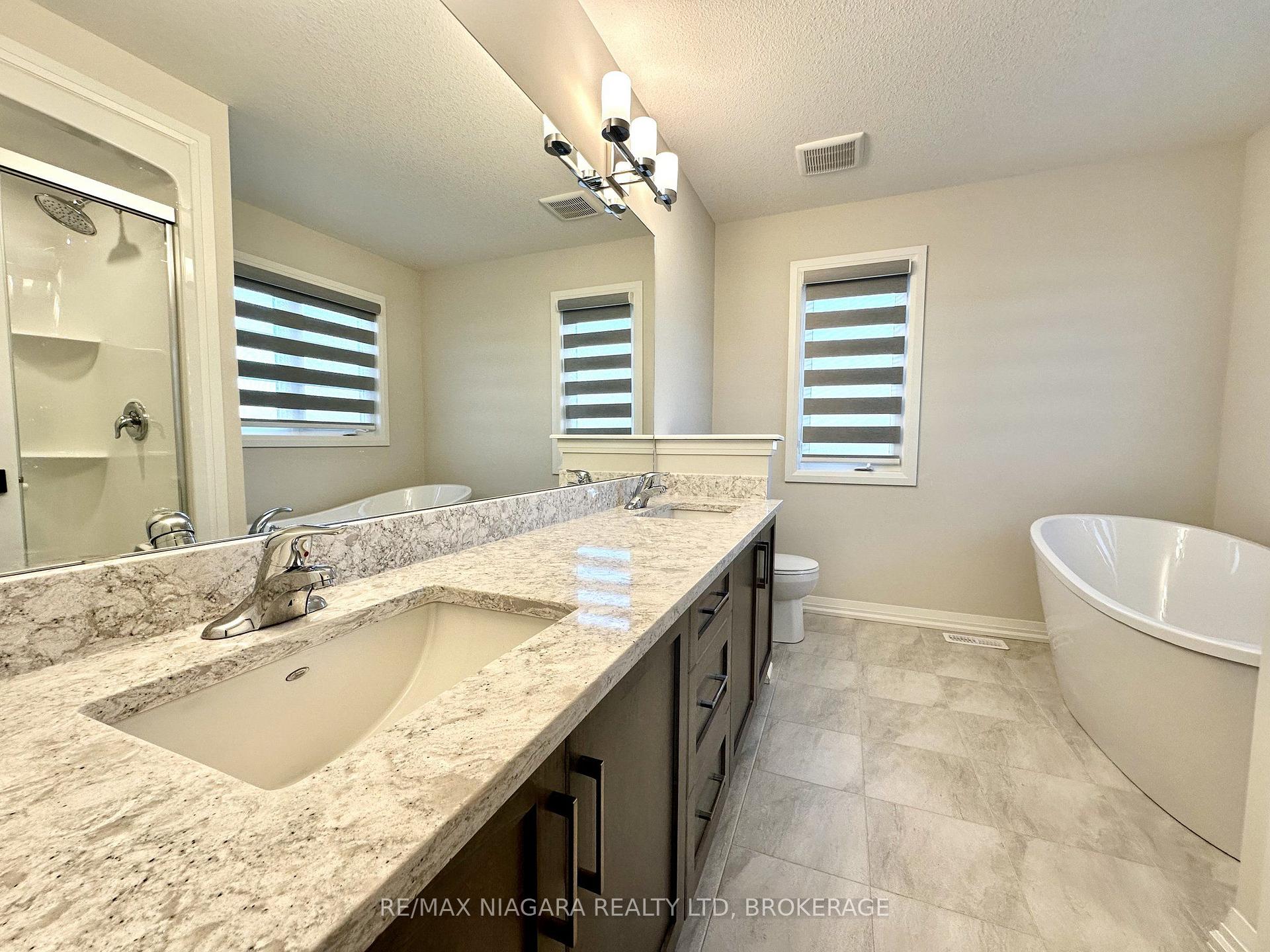 Photo 16 of 49 Saffron Way, Pelham, Fonthill — HOMEH