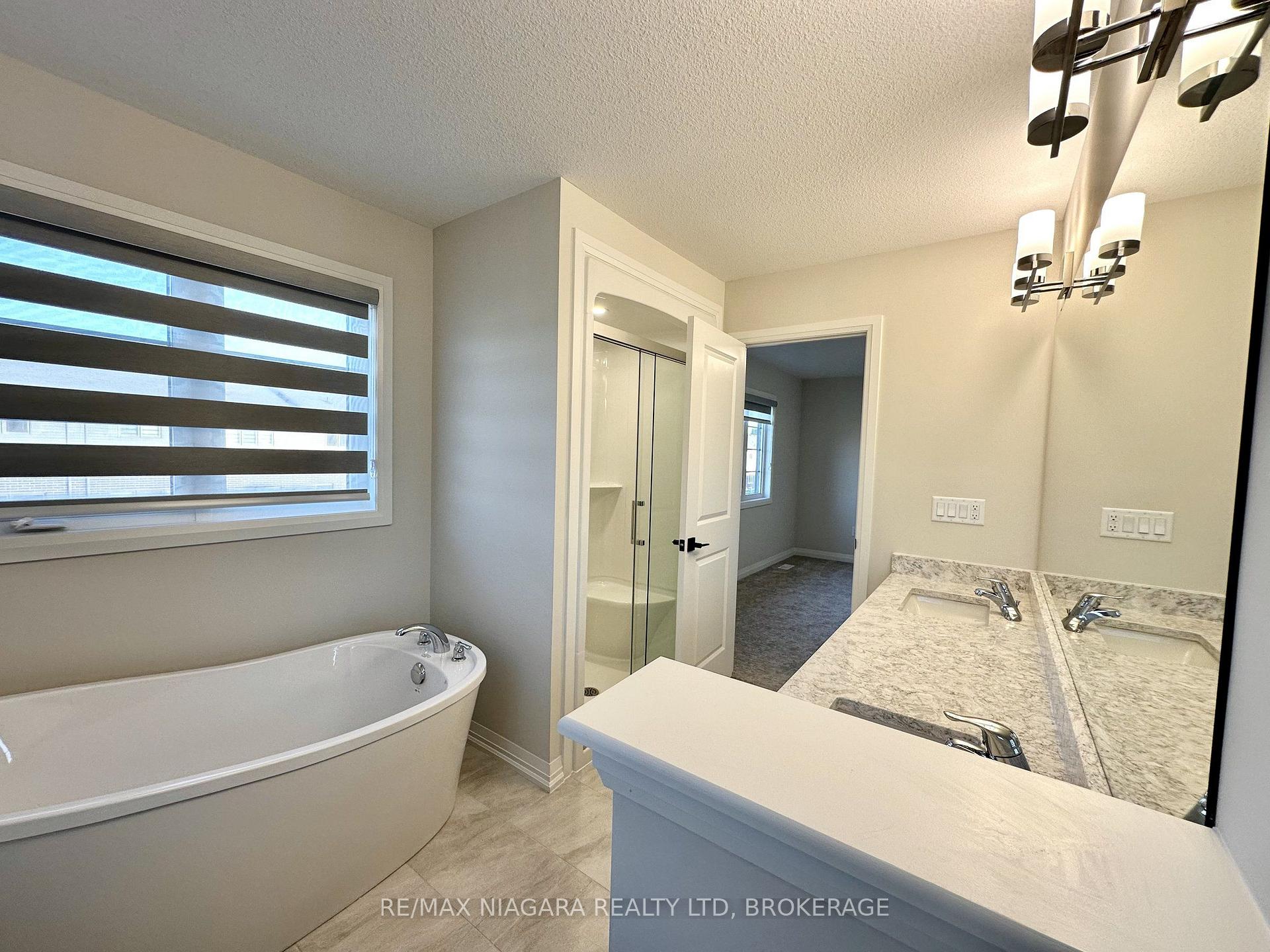 Photo 17 of 49 Saffron Way, Pelham, Fonthill — HOMEH