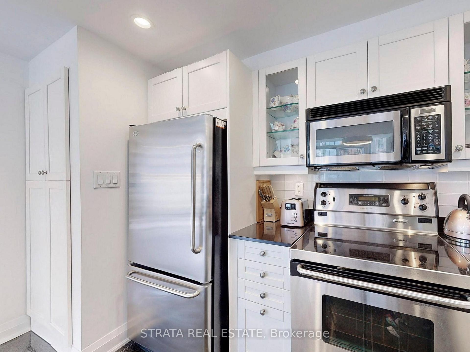 Photo 13 of Unit 1502, 80 Cumberland Street, Toronto, The Annex — HOMEH