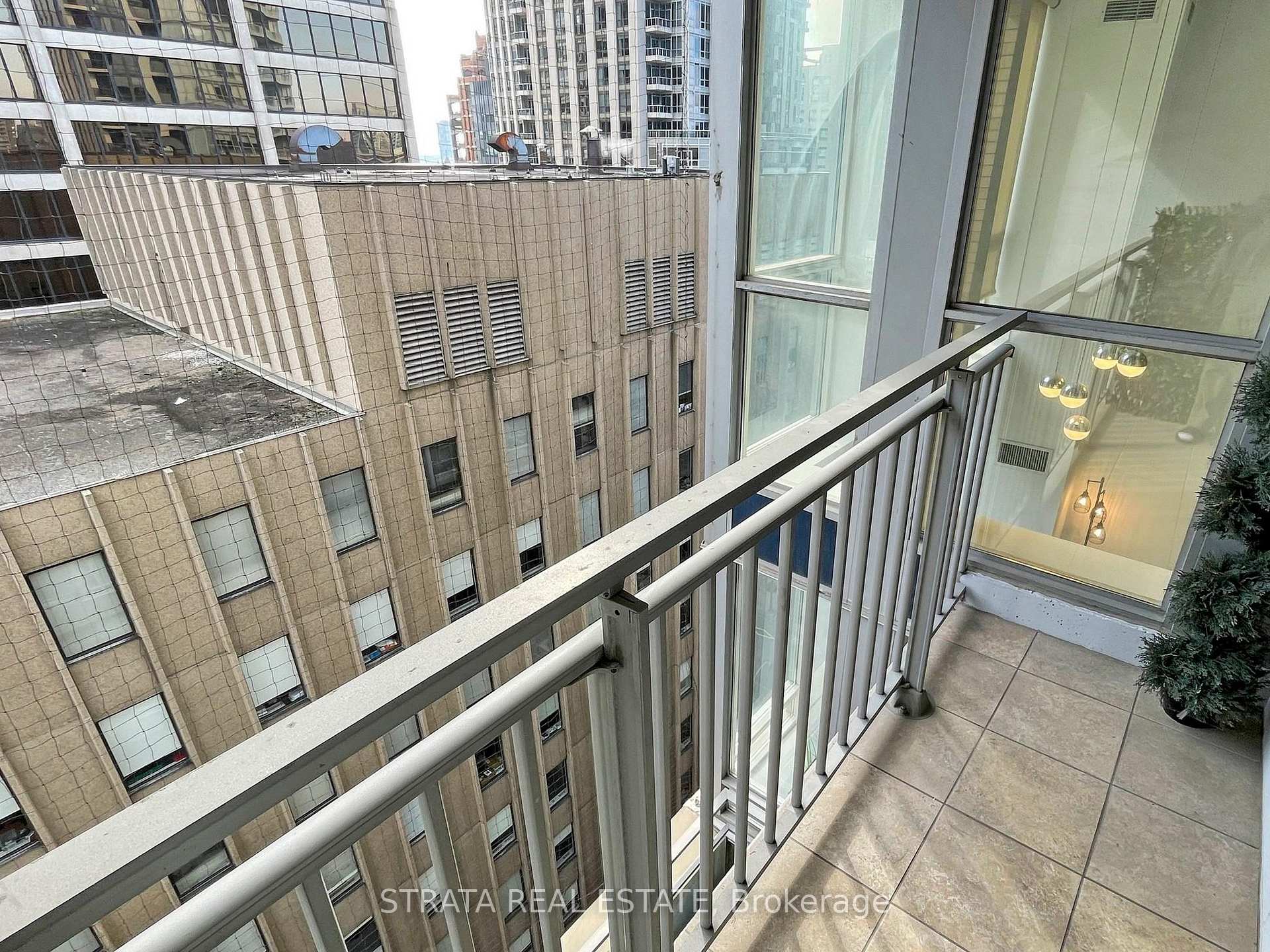 Photo 41 of Unit 1502, 80 Cumberland Street, Toronto, The Annex — HOMEH