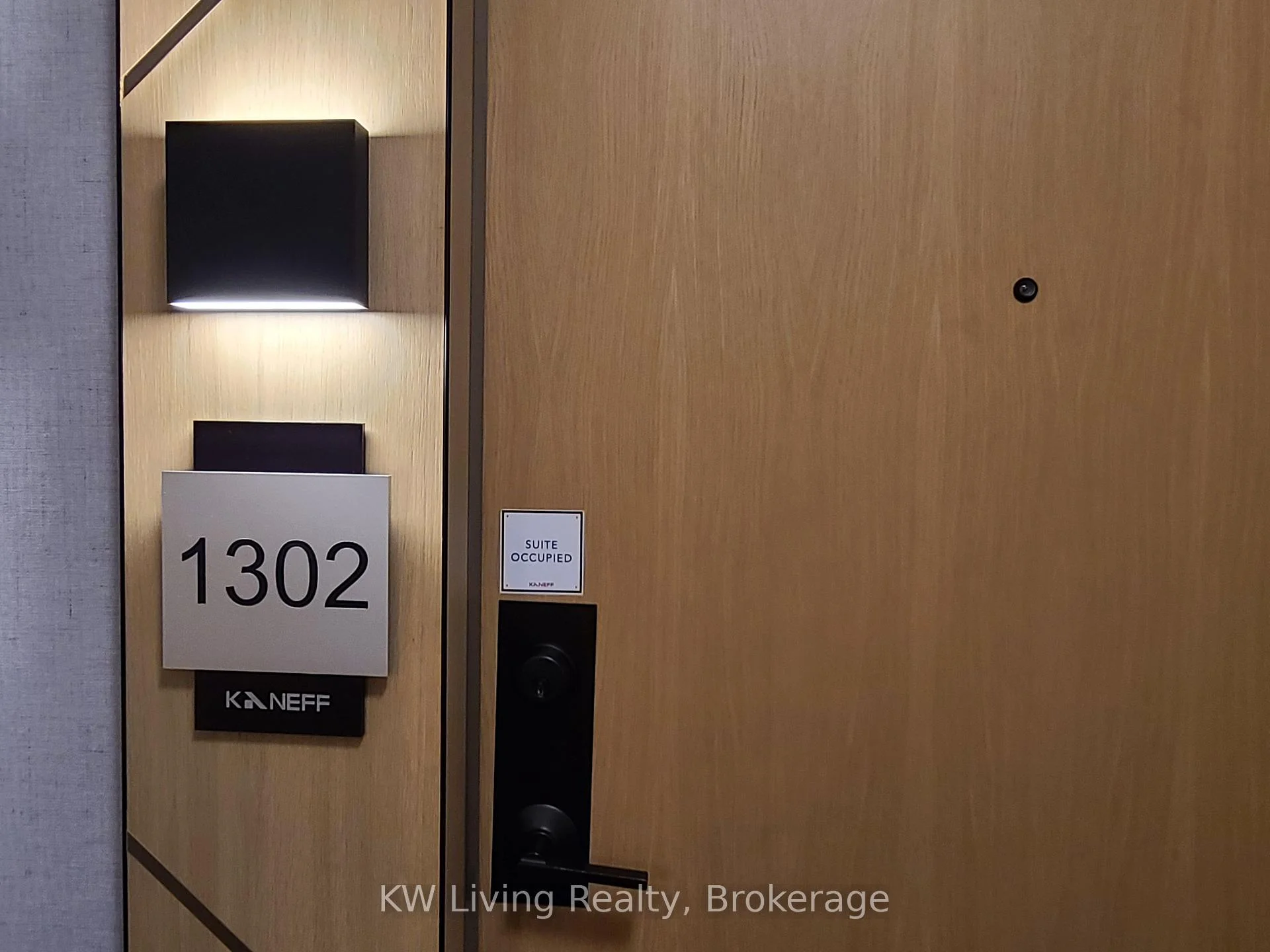 Photo 2 of Unit 1302W, 202 Burnhamthorpe Road E, Mississauga, City Centre — HOMEH