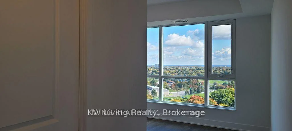 Photo 16 of Unit 1302W, 202 Burnhamthorpe Road E, Mississauga, City Centre — HOMEH
