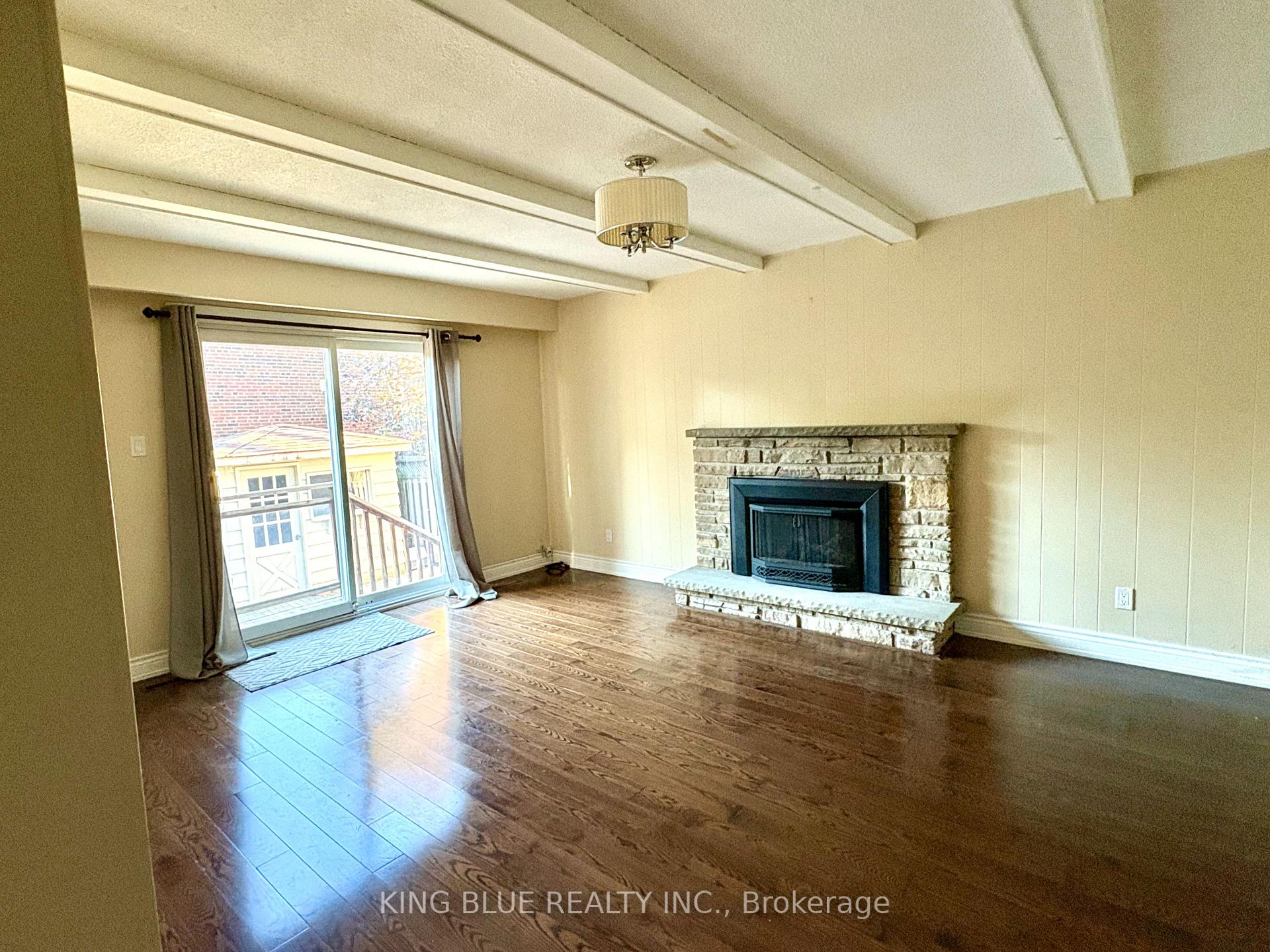 Photo 6 of 9 Denlow Boulevard, North York, Banbury-Don Mills — HOMEH