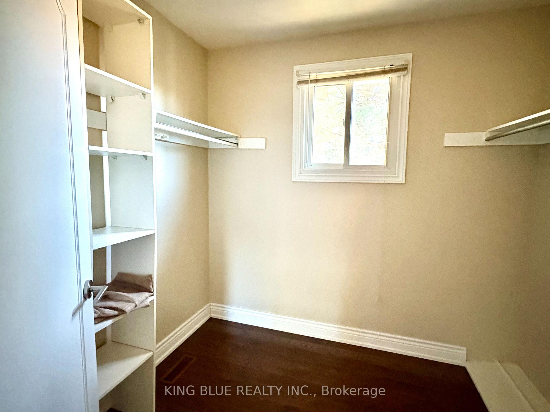 Photo 8 of 9 Denlow Boulevard, North York, Banbury-Don Mills — HOMEH