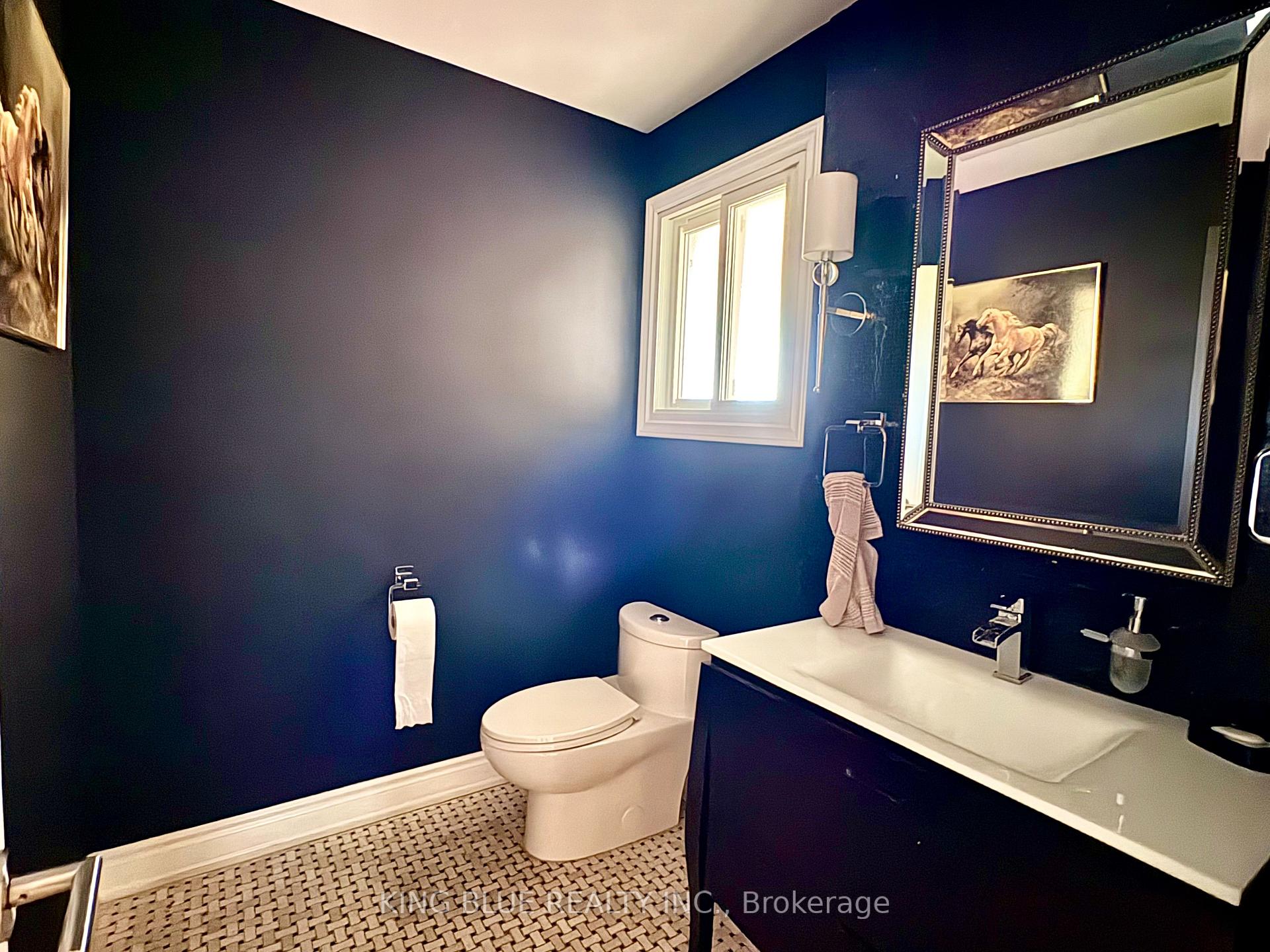 Photo 23 of 9 Denlow Boulevard, North York, Banbury-Don Mills — HOMEH