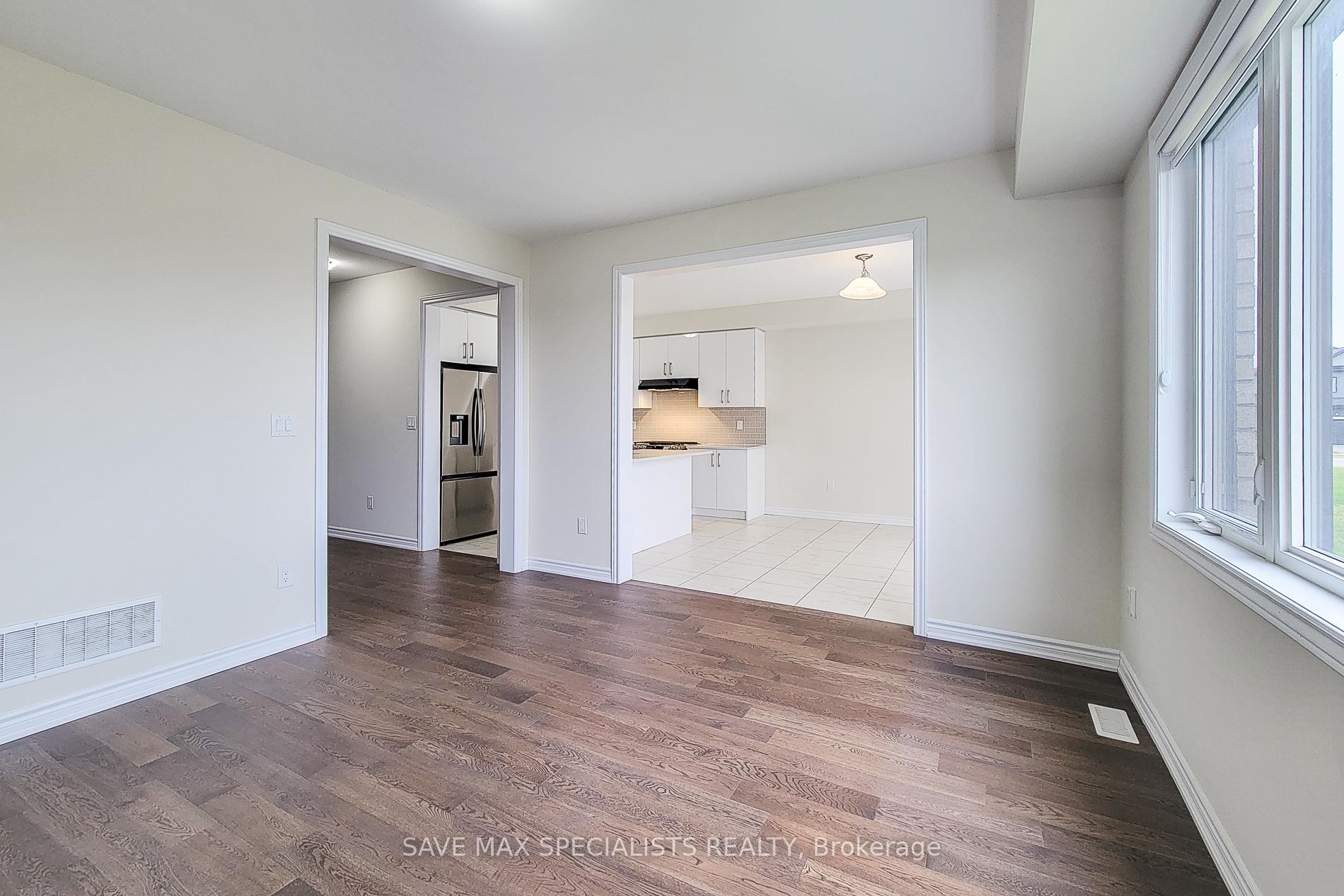 Photo 8 of 440 Barker Parkway, Thorold, Rolling Meadows — HOMEH