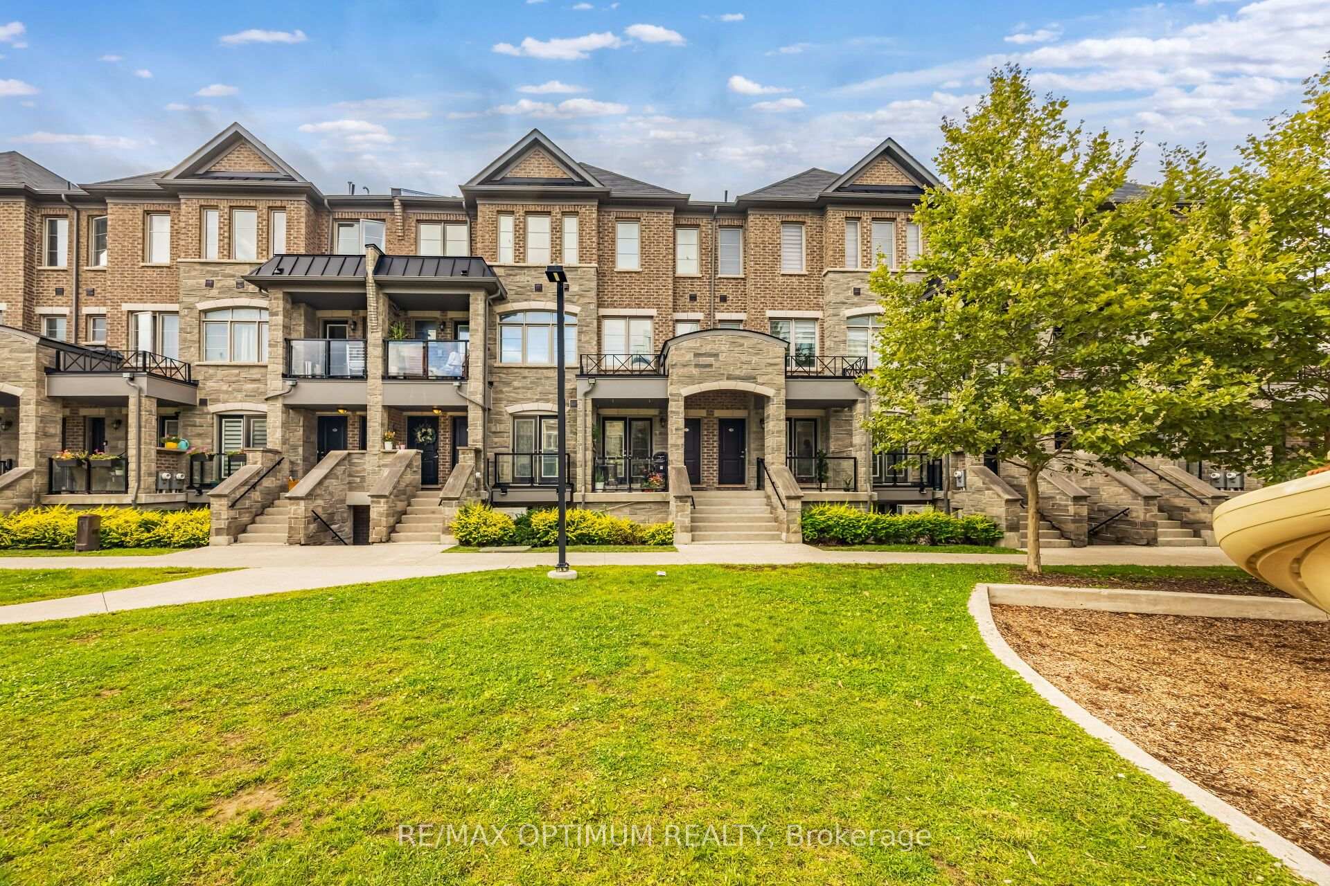Photo 2 of Unit 160, 200 Veterans Drive, Brampton, Northwest Brampton — HOMEH