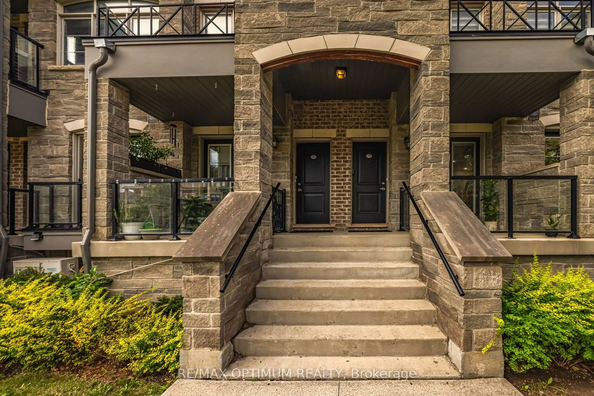 Photo 4 of Unit 160, 200 Veterans Drive, Brampton, Northwest Brampton — HOMEH