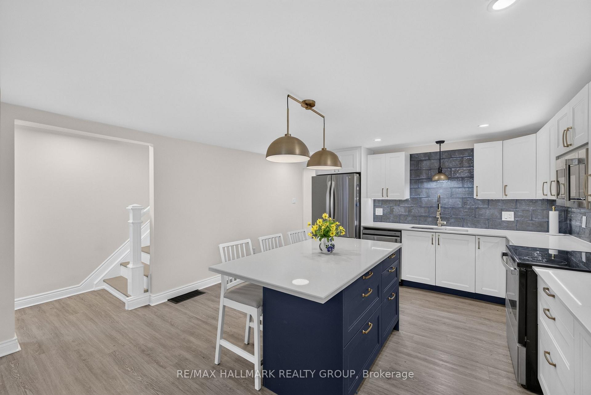 Photo 10 of 241 Lewis Street E, Edwardsburgh/Cardinal, Town of Cardinal — HOMEH