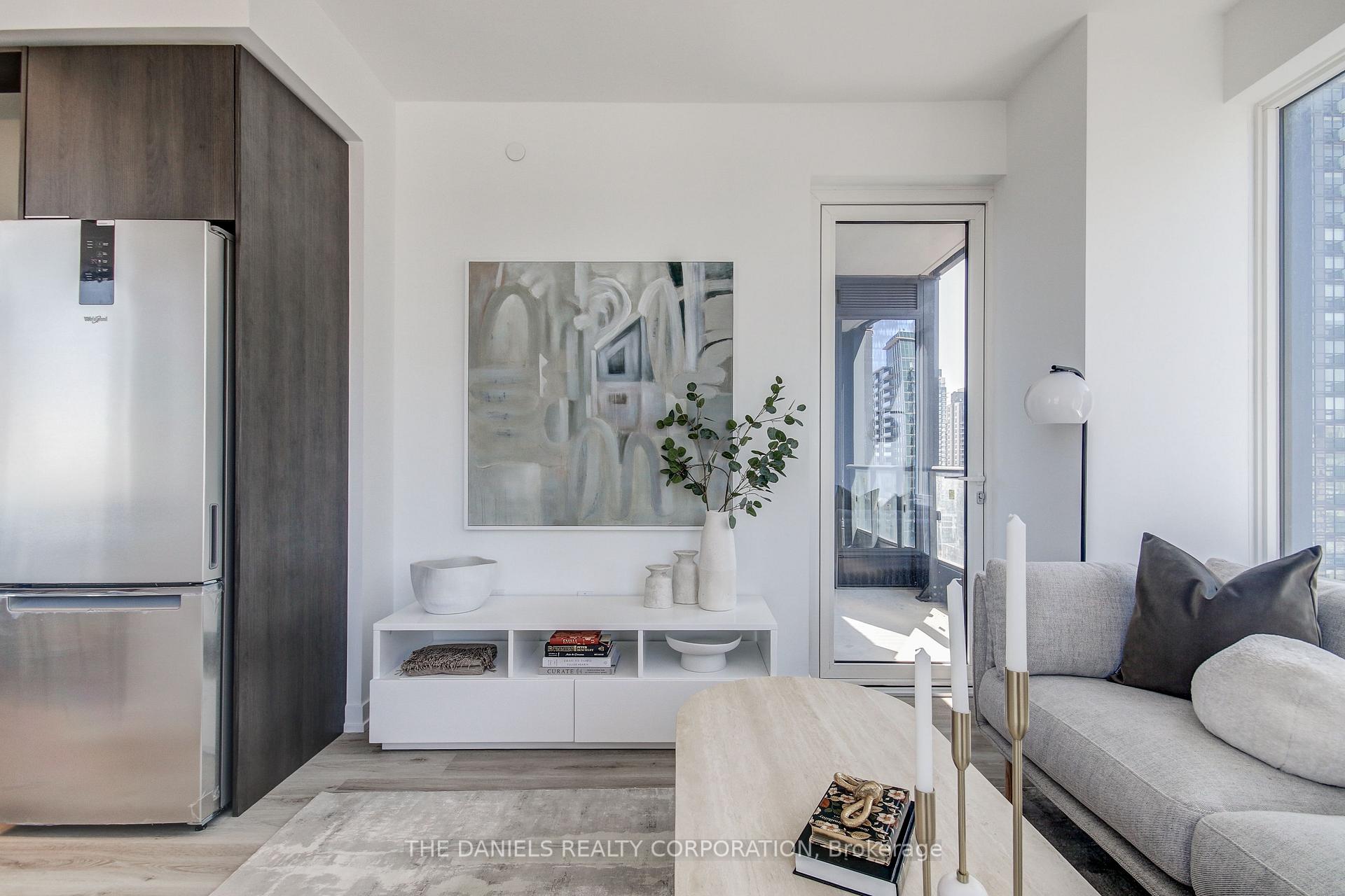 Photo 5 of Unit 4610, 395 Square One Drive, Mississauga, City Centre — HOMEH