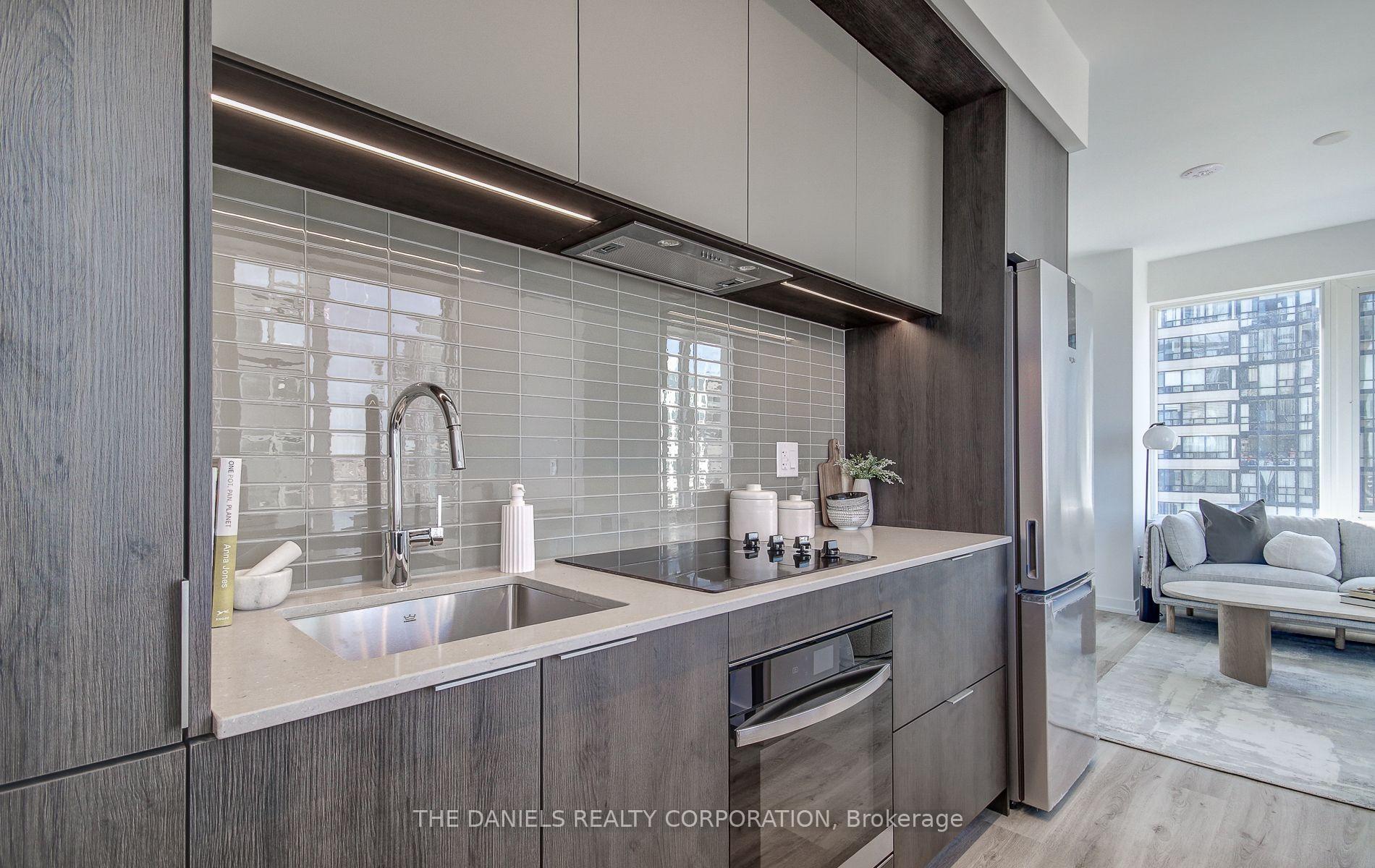 Photo 6 of Unit 4610, 395 Square One Drive, Mississauga, City Centre — HOMEH