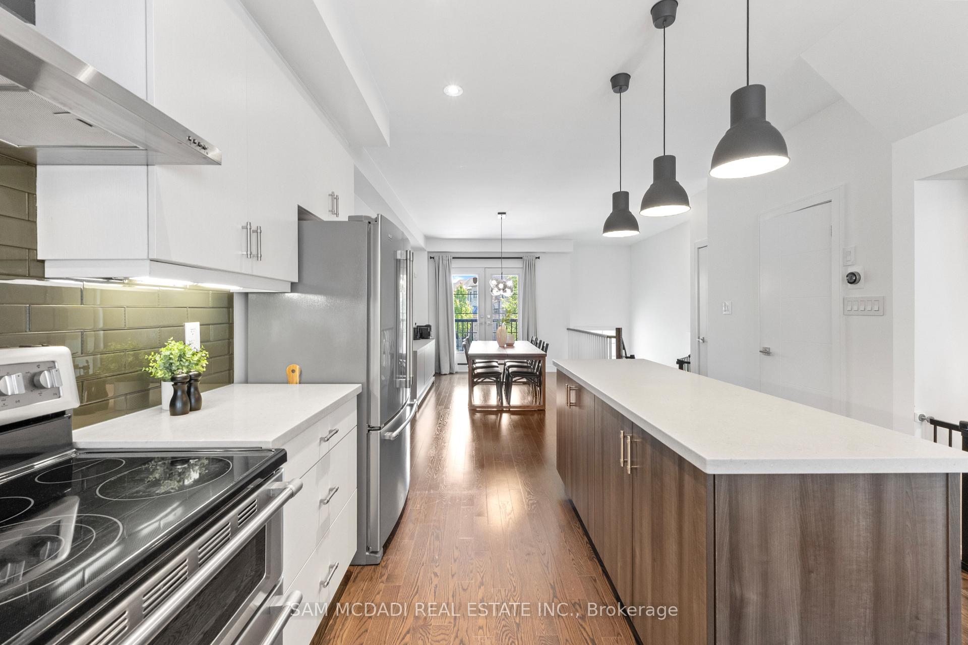 Photo 5 of 1120 Beachcomber Road, Mississauga, Lakeview — HOMEH