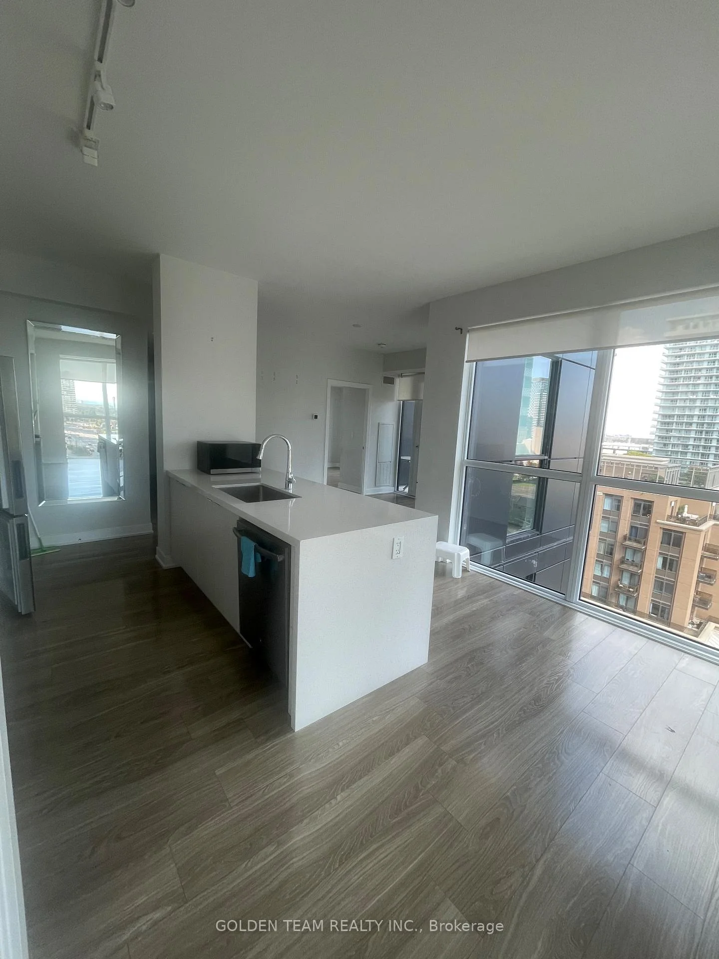Photo 3 of Unit 809, 430 Square One Drive, Mississauga, Creditview — HOMEH