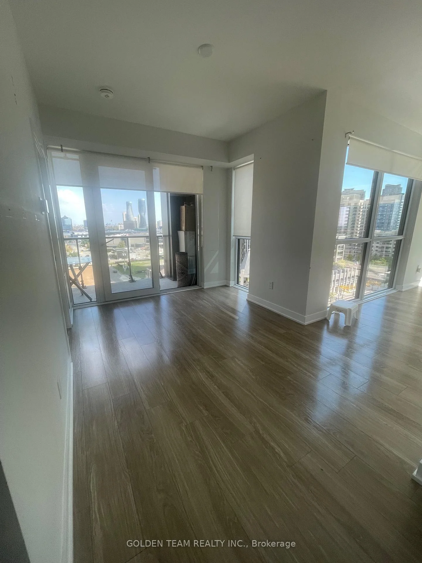 Photo 4 of Unit 809, 430 Square One Drive, Mississauga, Creditview — HOMEH