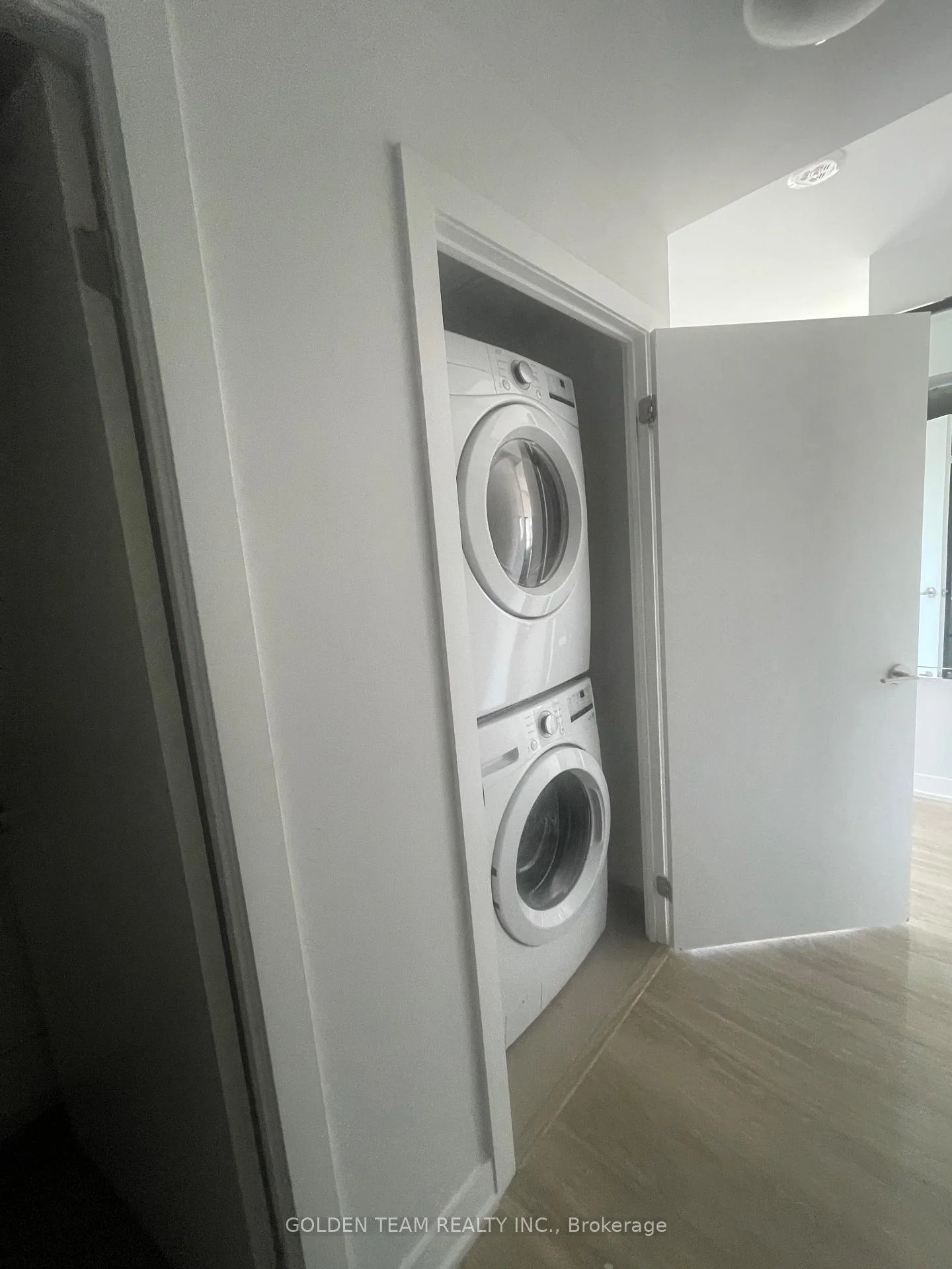 Photo 13 of Unit 809, 430 Square One Drive, Mississauga, Creditview — HOMEH