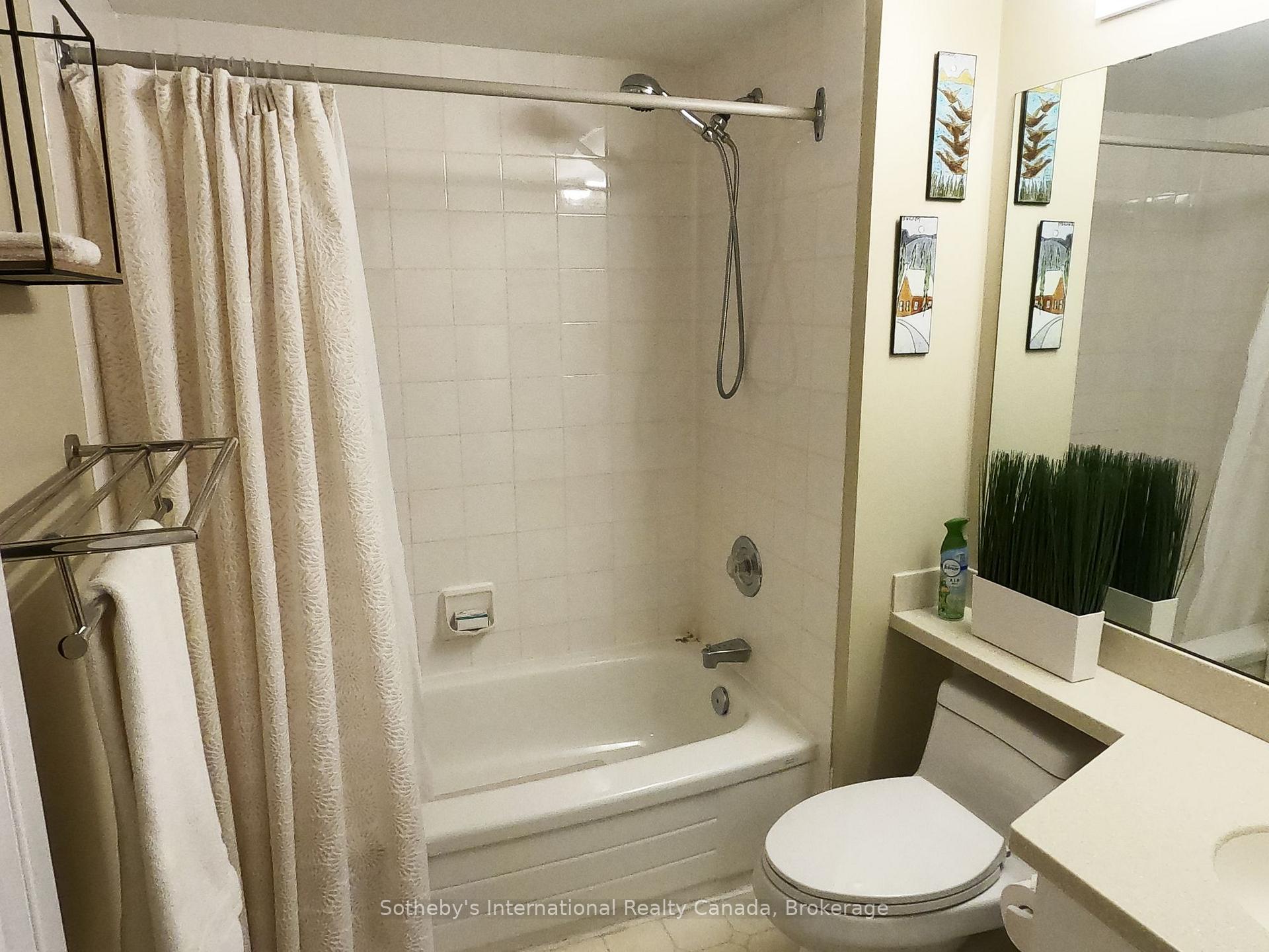 Photo 18 of 362 Mariners Way, Collingwood — HOMEH