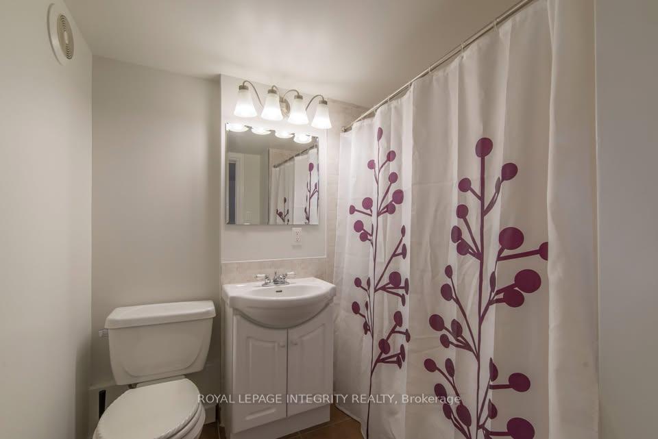 Photo 11 of Unit B, 892 Baseline Road, Ottawa, City View/Skyline/Fisher Heights/Parkwood Hills — HOMEH