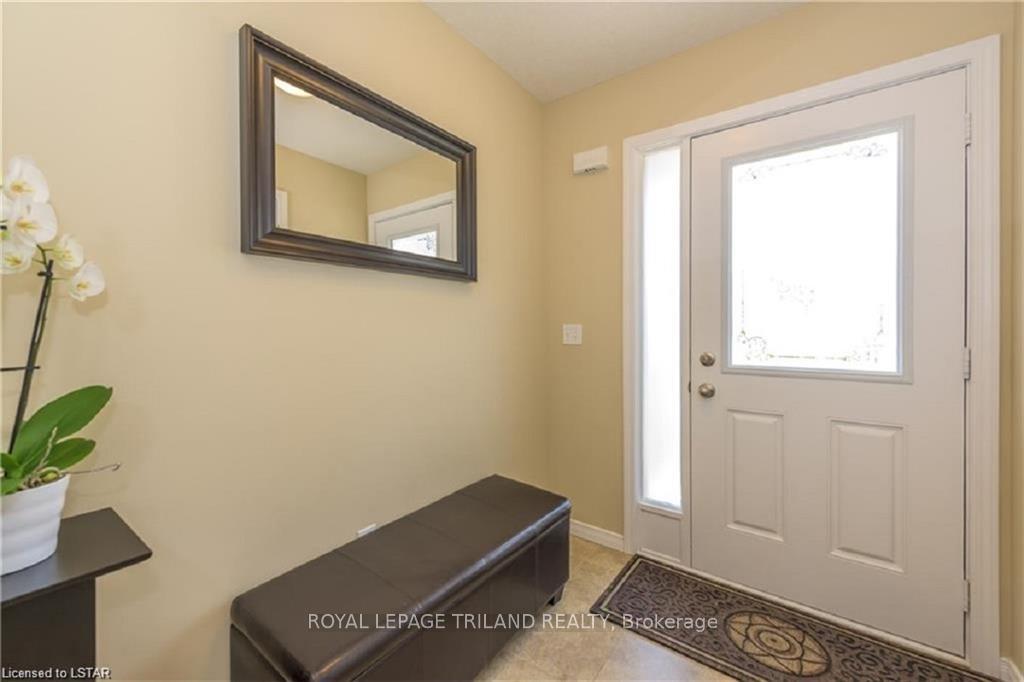 Photo 3 of Unit 4, 2635 Bateman Trail, London, South W — HOMEH