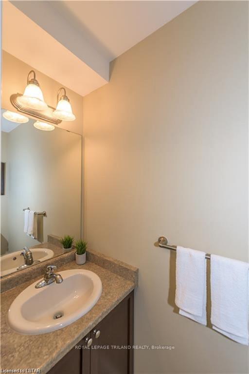 Photo 6 of Unit 4, 2635 Bateman Trail, London, South W — HOMEH