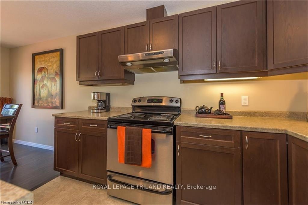 Photo 13 of Unit 4, 2635 Bateman Trail, London, South W — HOMEH