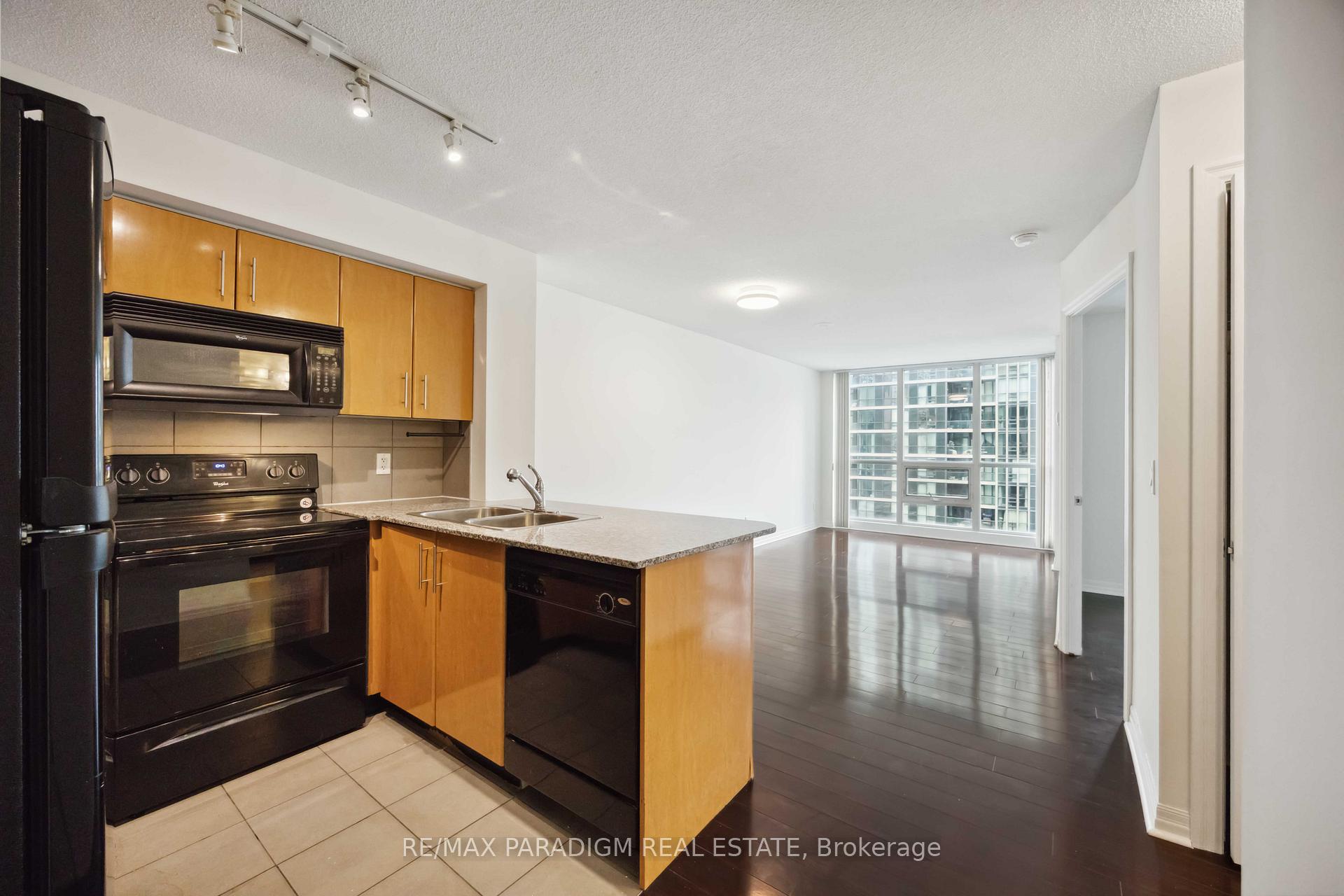 Photo 11 of Unit 1713, 16 Yonge Street, Toronto, Waterfront Communities — HOMEH