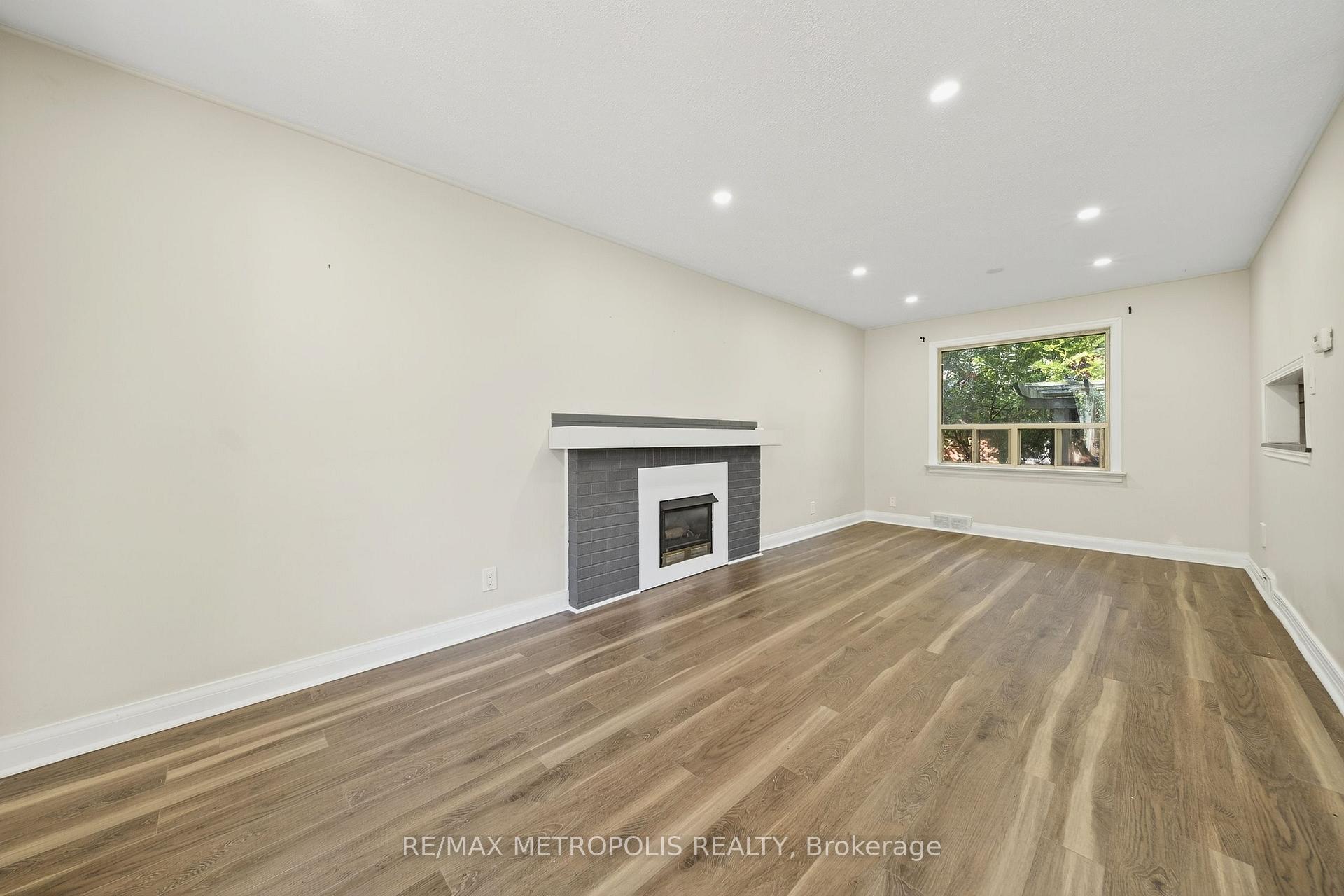 Photo 3 of Unit Main, 78 Harold Street, Brampton, Downtown Brampton — HOMEH