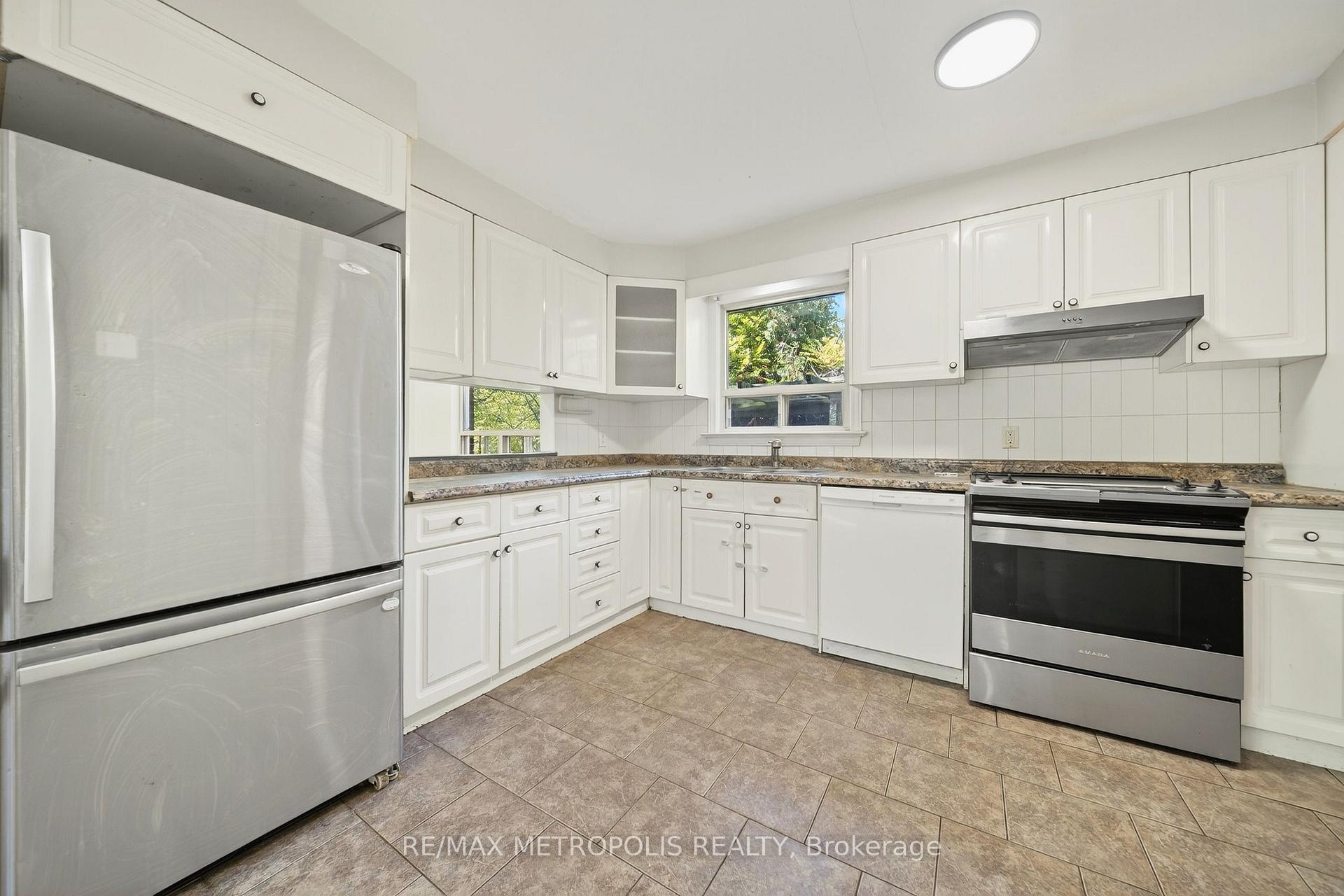 Photo 10 of Unit Main, 78 Harold Street, Brampton, Downtown Brampton — HOMEH