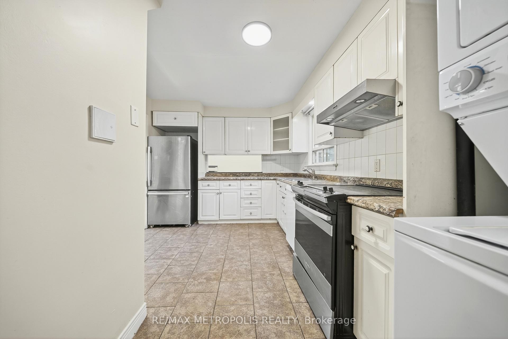 Photo 11 of Unit Main, 78 Harold Street, Brampton, Downtown Brampton — HOMEH