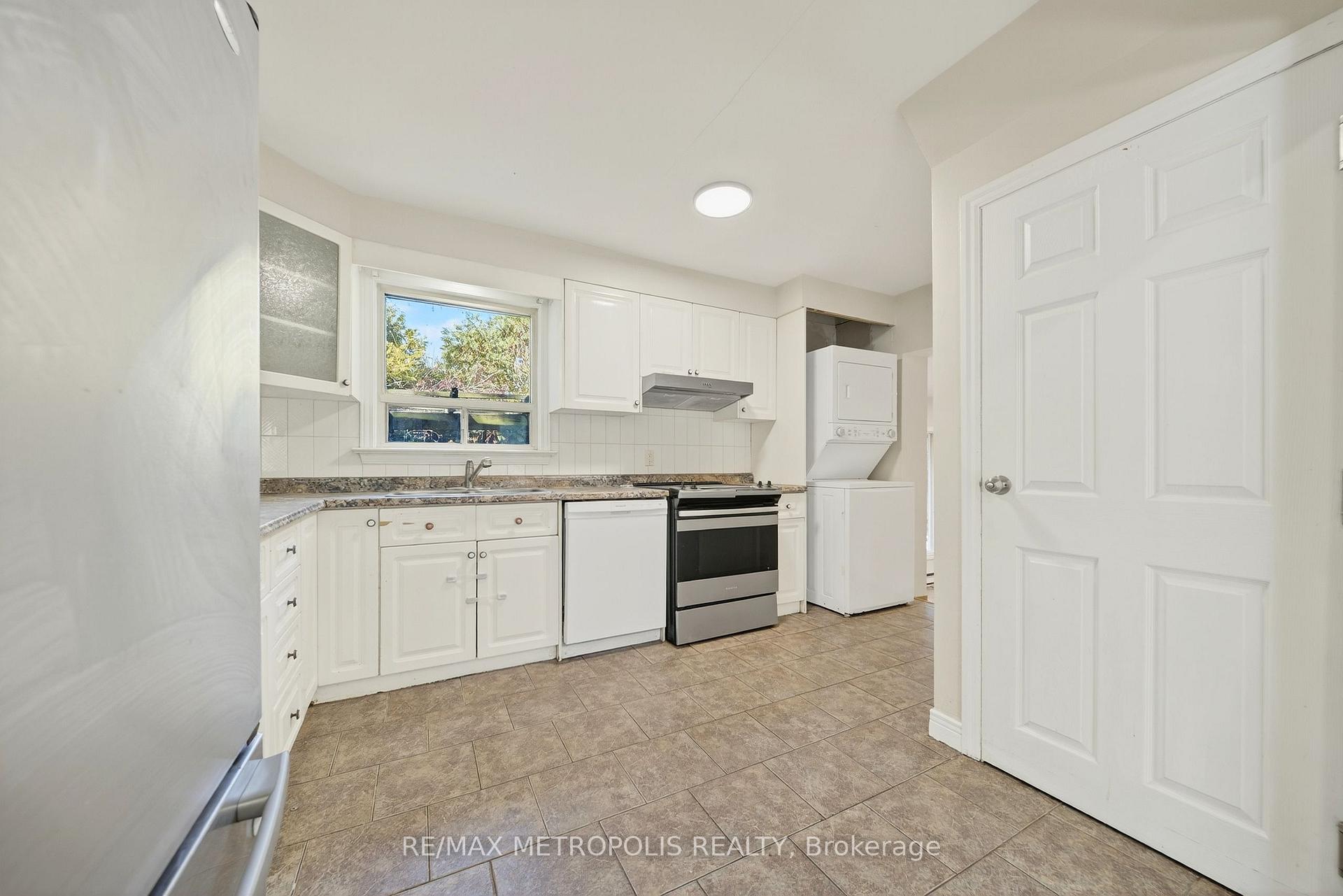 Photo 12 of Unit Main, 78 Harold Street, Brampton, Downtown Brampton — HOMEH