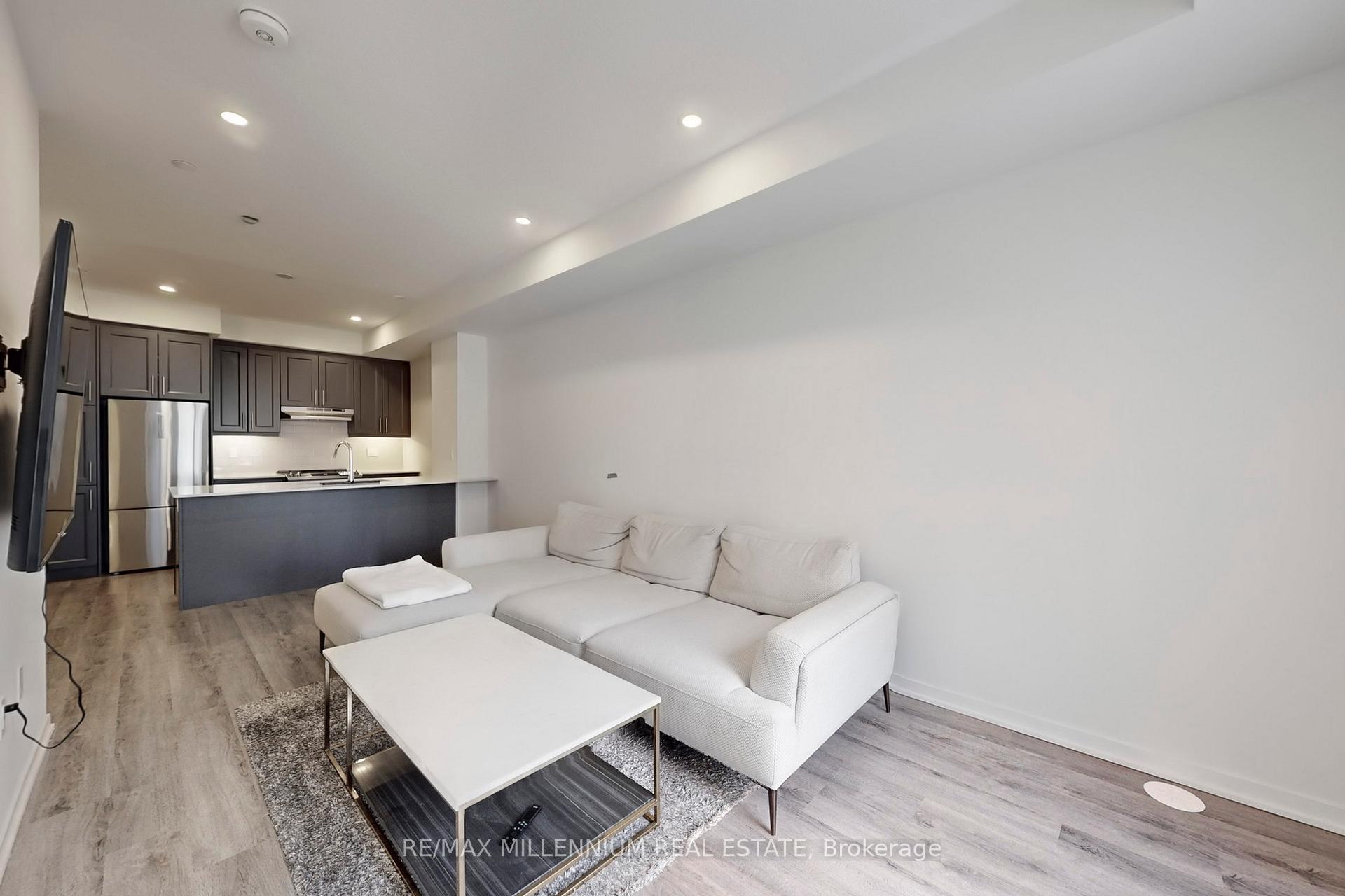 Photo 9 of Unit TH 350, 100 Honeycrisp Crescent, Vaughan, Vaughan Corporate Centre — HOMEH