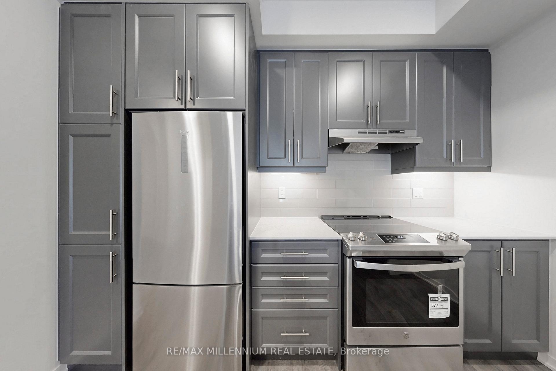 Photo 11 of Unit TH 350, 100 Honeycrisp Crescent, Vaughan, Vaughan Corporate Centre — HOMEH