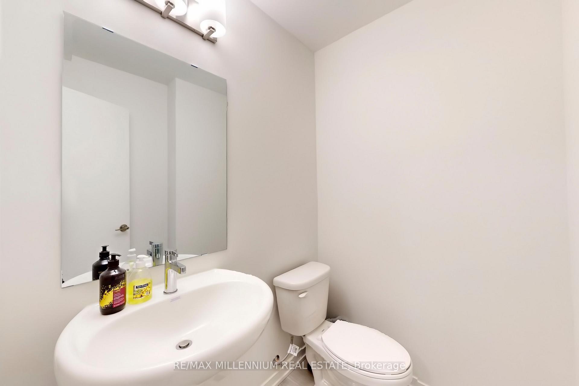 Photo 16 of Unit TH 350, 100 Honeycrisp Crescent, Vaughan, Vaughan Corporate Centre — HOMEH