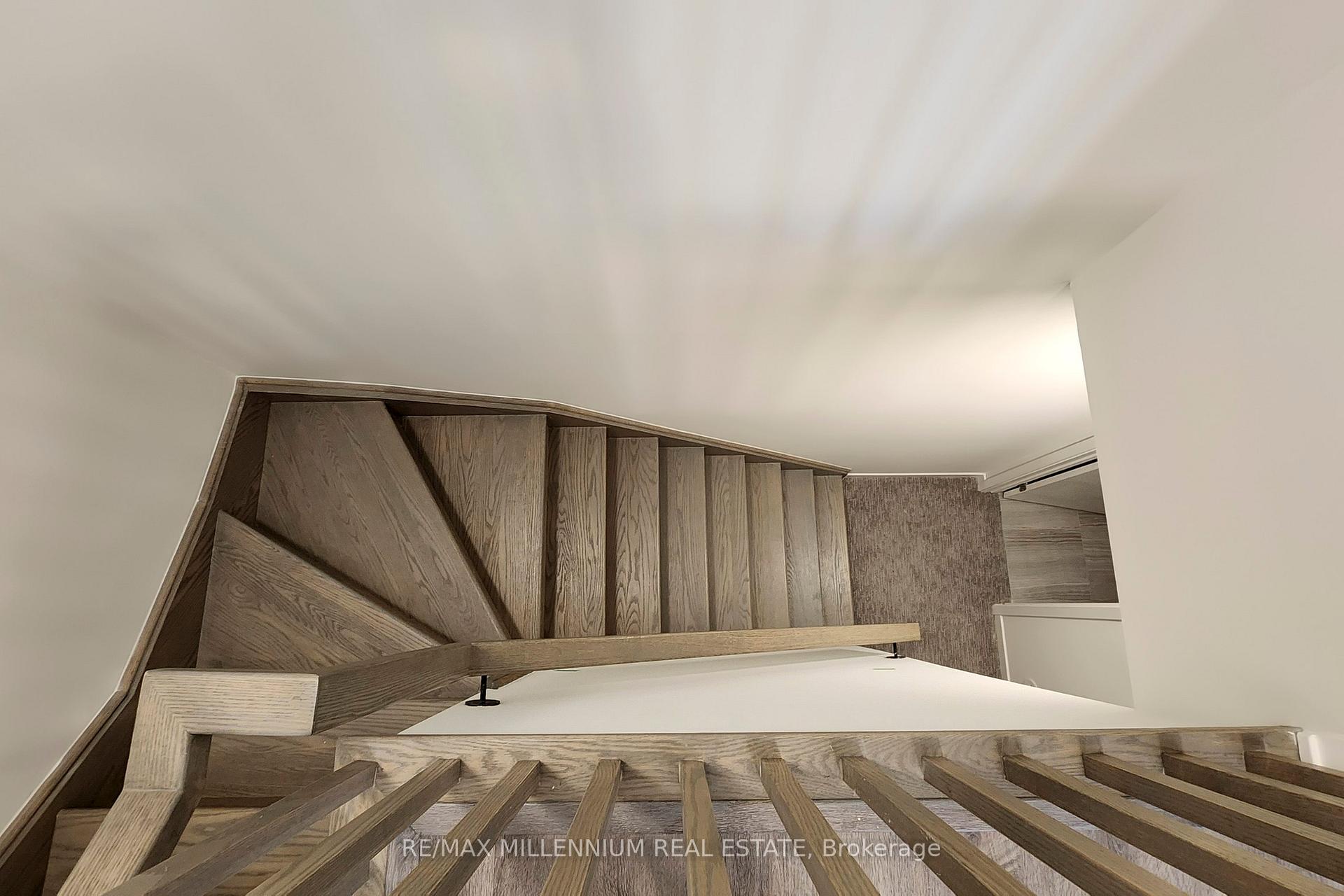 Photo 20 of Unit TH 350, 100 Honeycrisp Crescent, Vaughan, Vaughan Corporate Centre — HOMEH